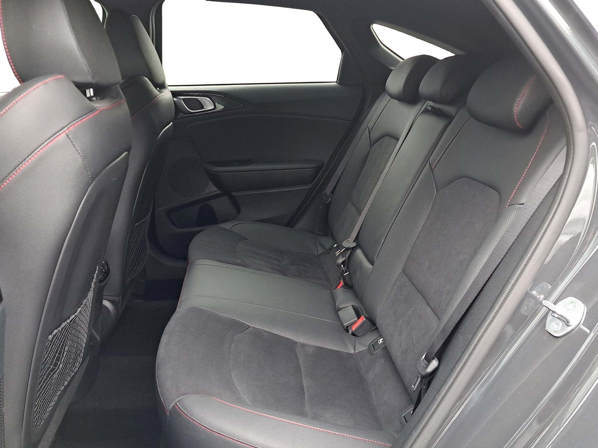 KIA ProCeed 1.6 T-GDi GT DCT-image-6