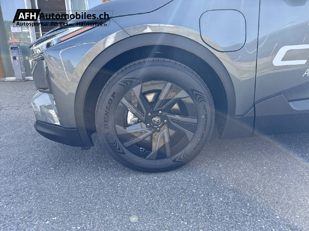 TOYOTA C-HR+ Style AWD-image-8