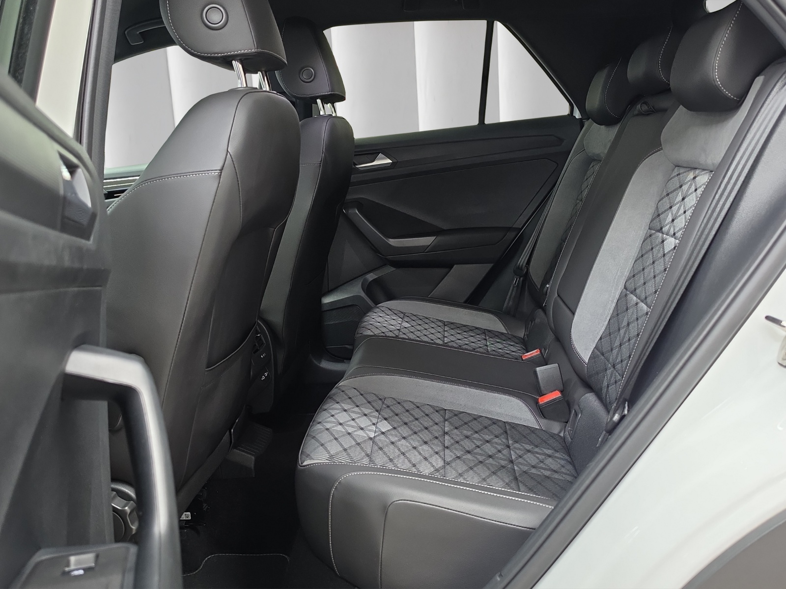 VW T-Roc 2.0 TSI R-Line DSG 4motion-image-12