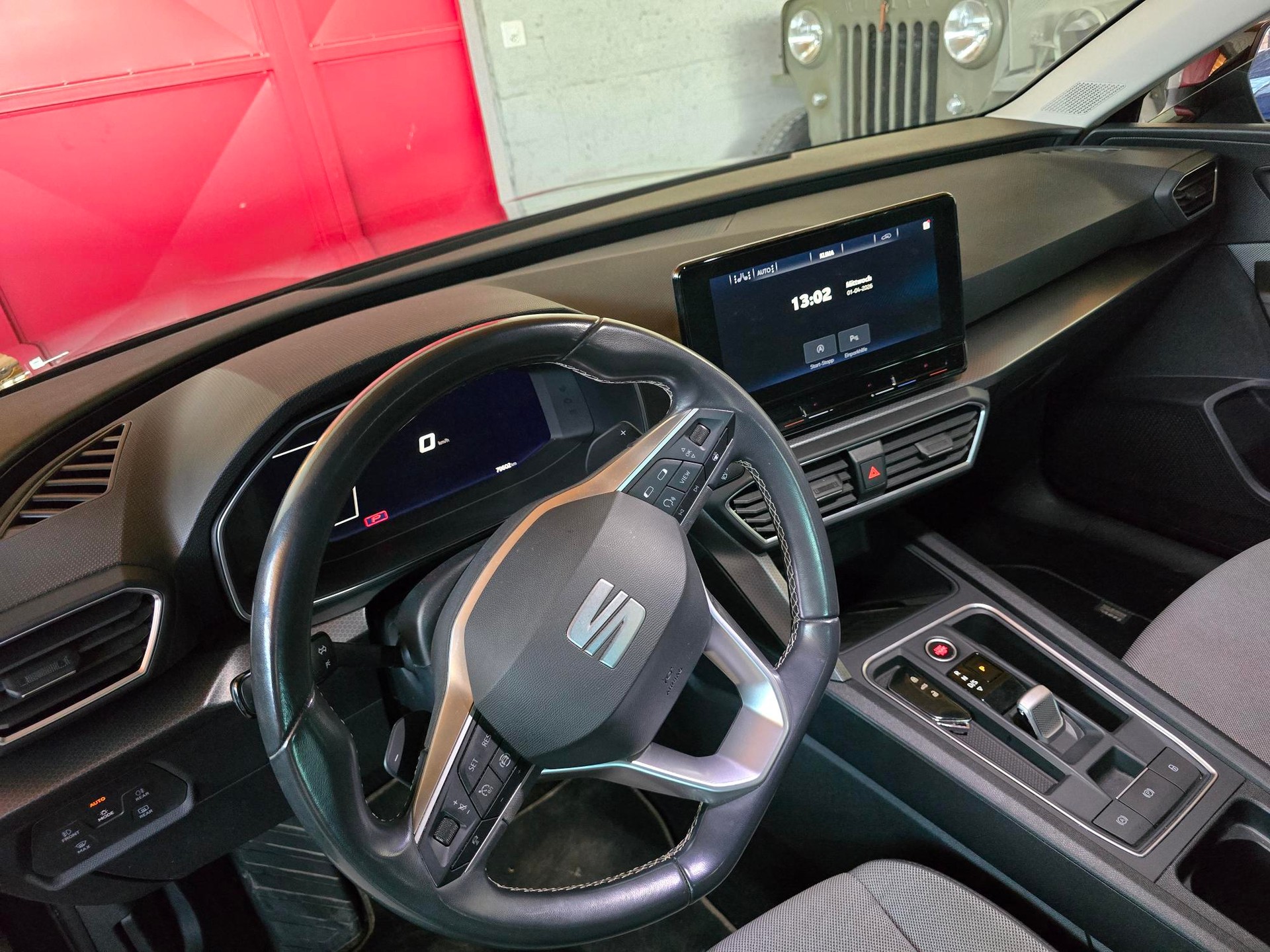 SEAT Leon ST 2.0 TDI EVO DSG Fleet Edition-image-4