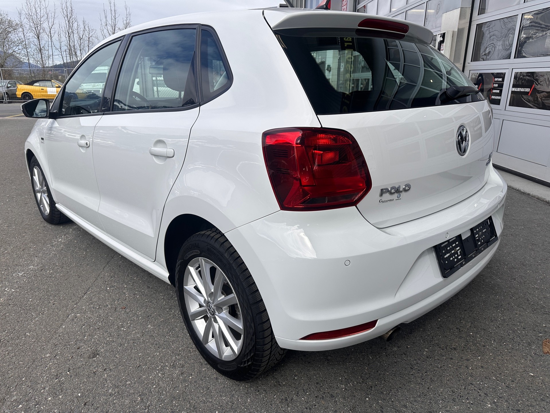 VW Polo 1.2 TSI BMT Lounge DSG** AUS ERSTER HAND** WIE AUS SCHAUFENSTER TOP ZUSTAND** LÜCKENLOSER SERVICE HEFT**-image-2