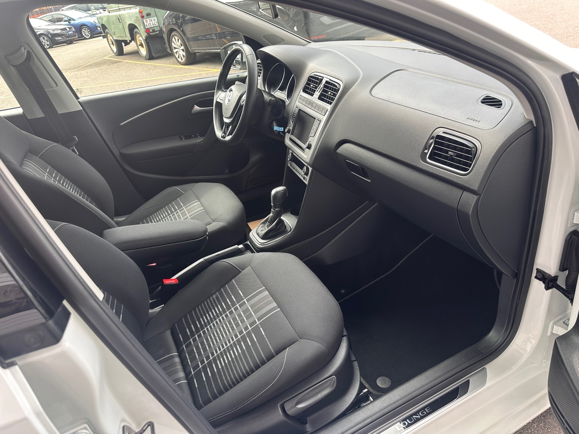 VW Polo 1.2 TSI BMT Lounge DSG** AUS ERSTER HAND** WIE AUS SCHAUFENSTER TOP ZUSTAND** LÜCKENLOSER SERVICE HEFT**-image-8