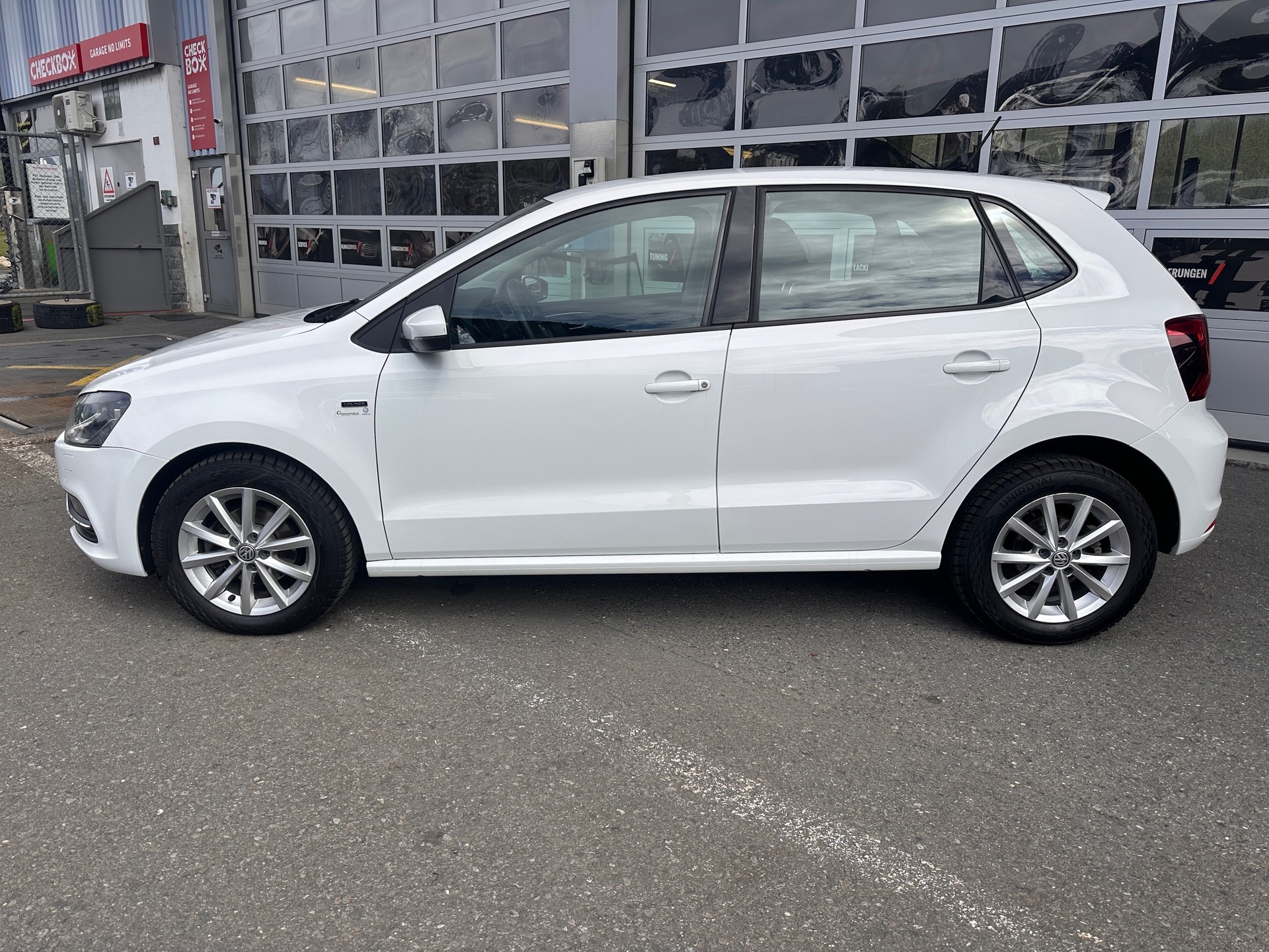 VW Polo 1.2 TSI BMT Lounge DSG** AUS ERSTER HAND** WIE AUS SCHAUFENSTER TOP ZUSTAND** LÜCKENLOSER SERVICE HEFT**-image-1