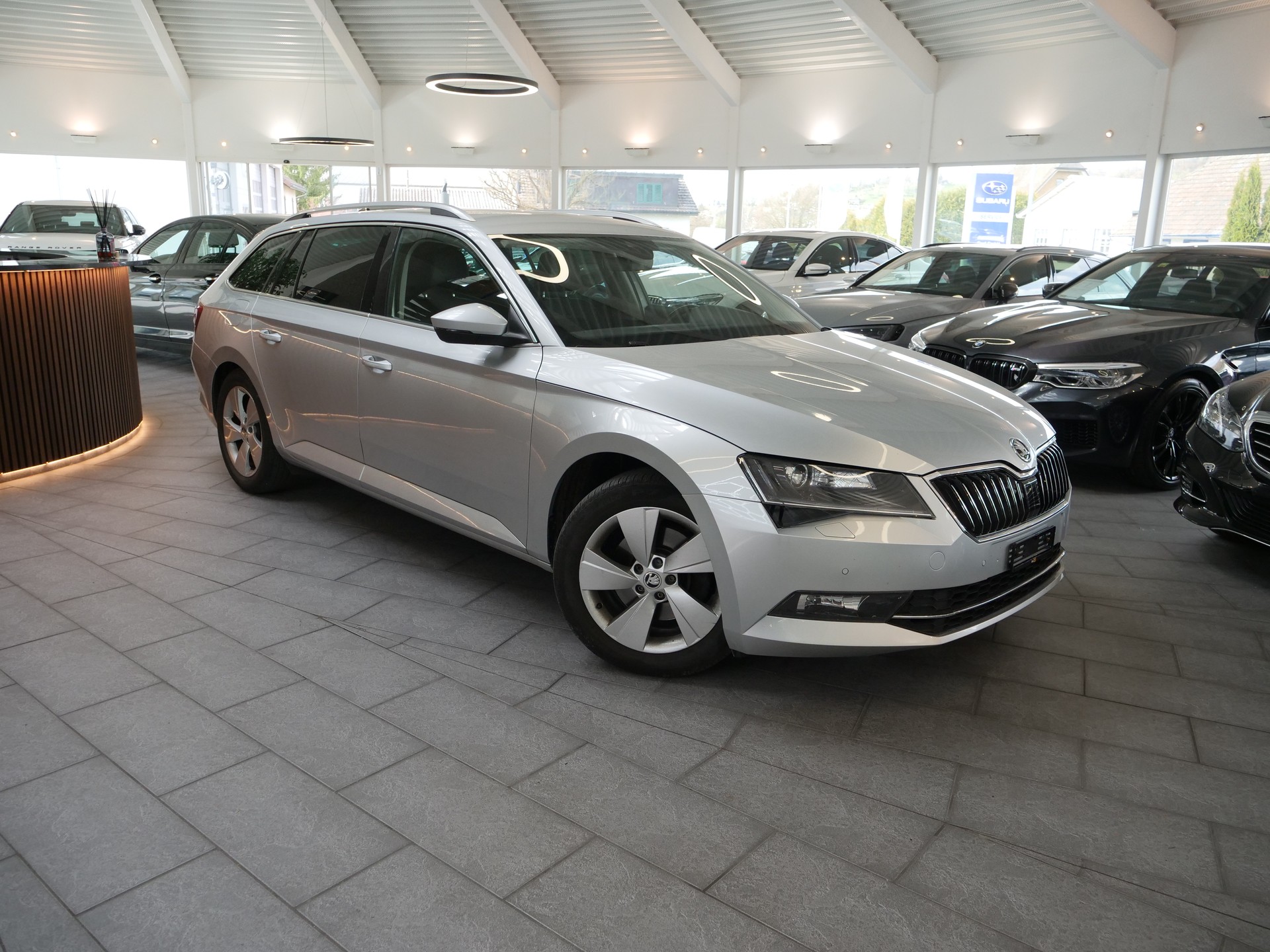 SKODA Superb Combi 2.0 TDi Style DSG-showroom-element-2