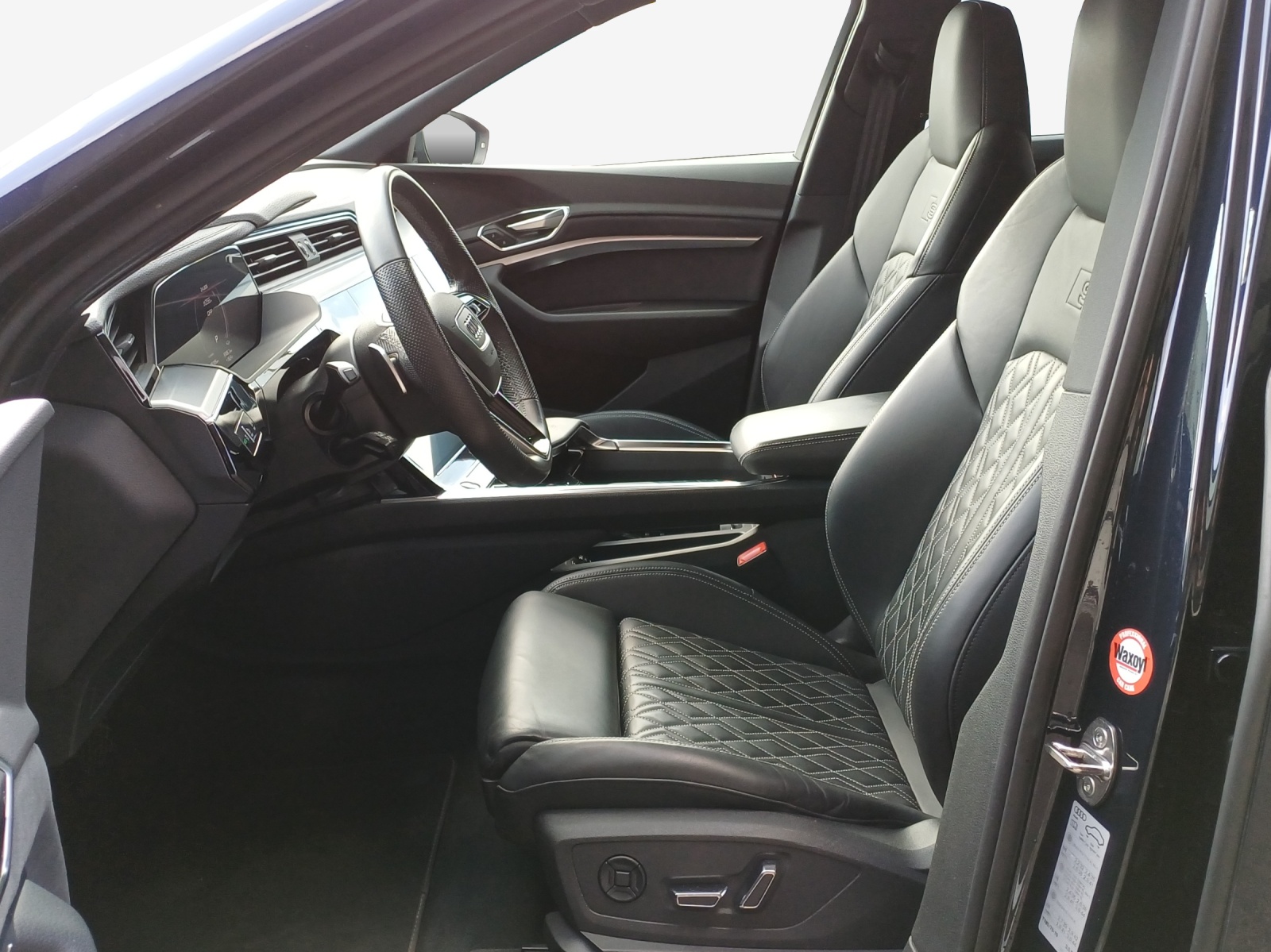 AUDI e-tron S Sportback quattro-image-8