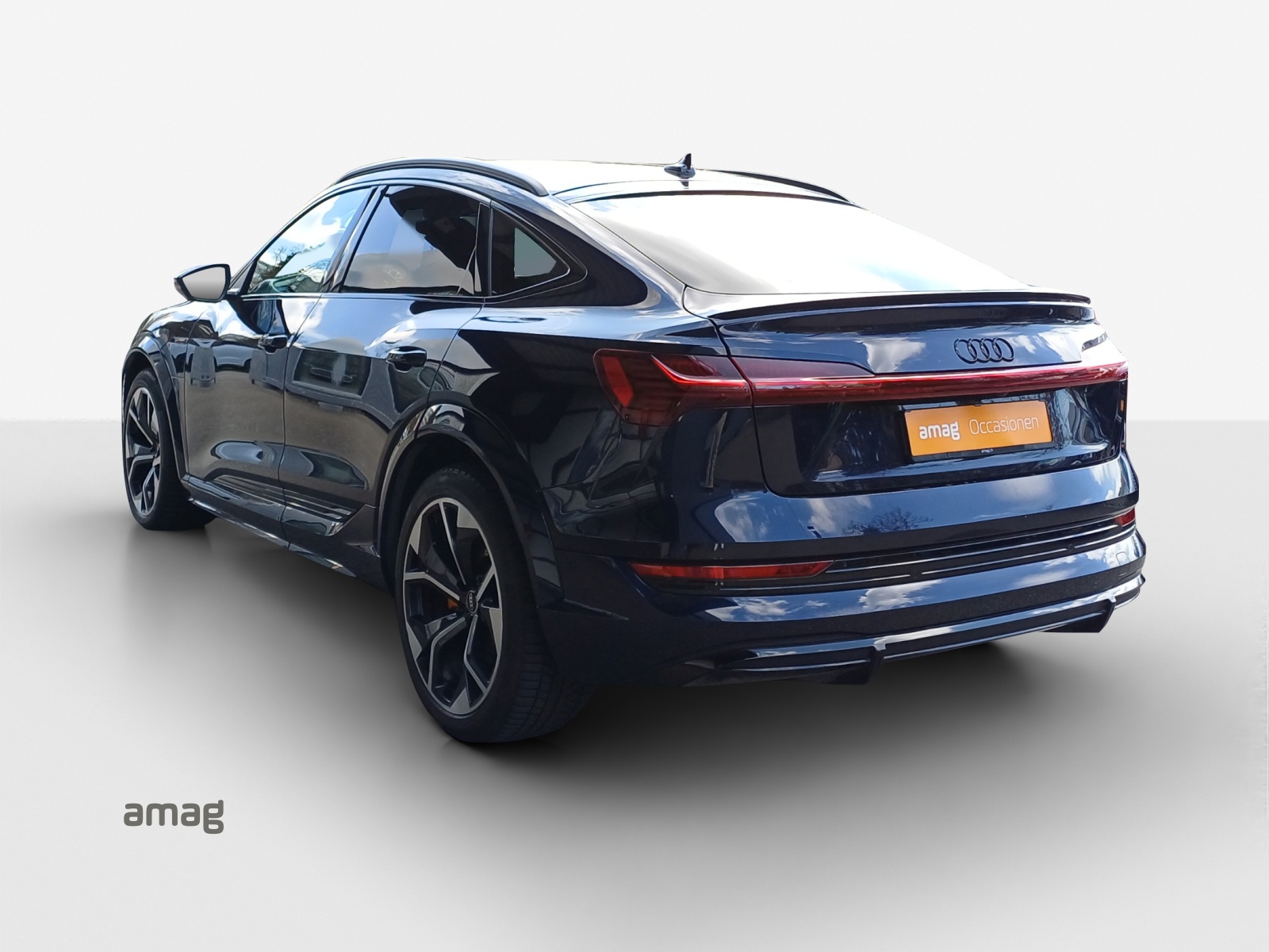 AUDI e-tron S Sportback quattro-image-2