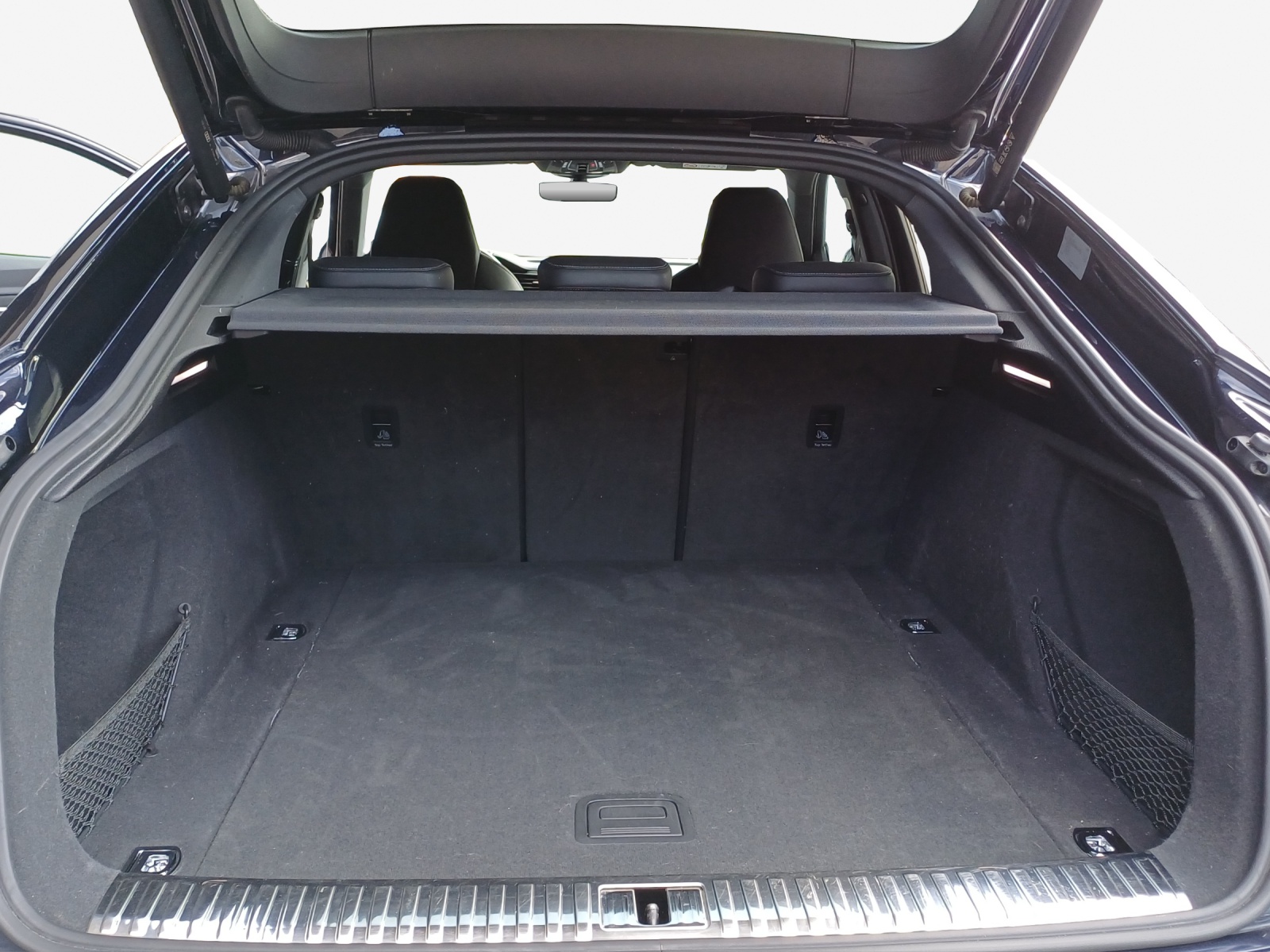 AUDI e-tron S Sportback quattro-image-13