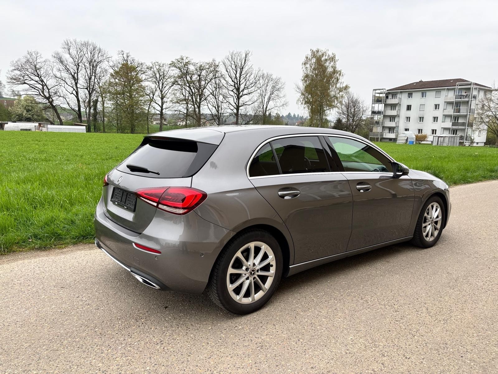MERCEDES-BENZ A 180 d-image-2