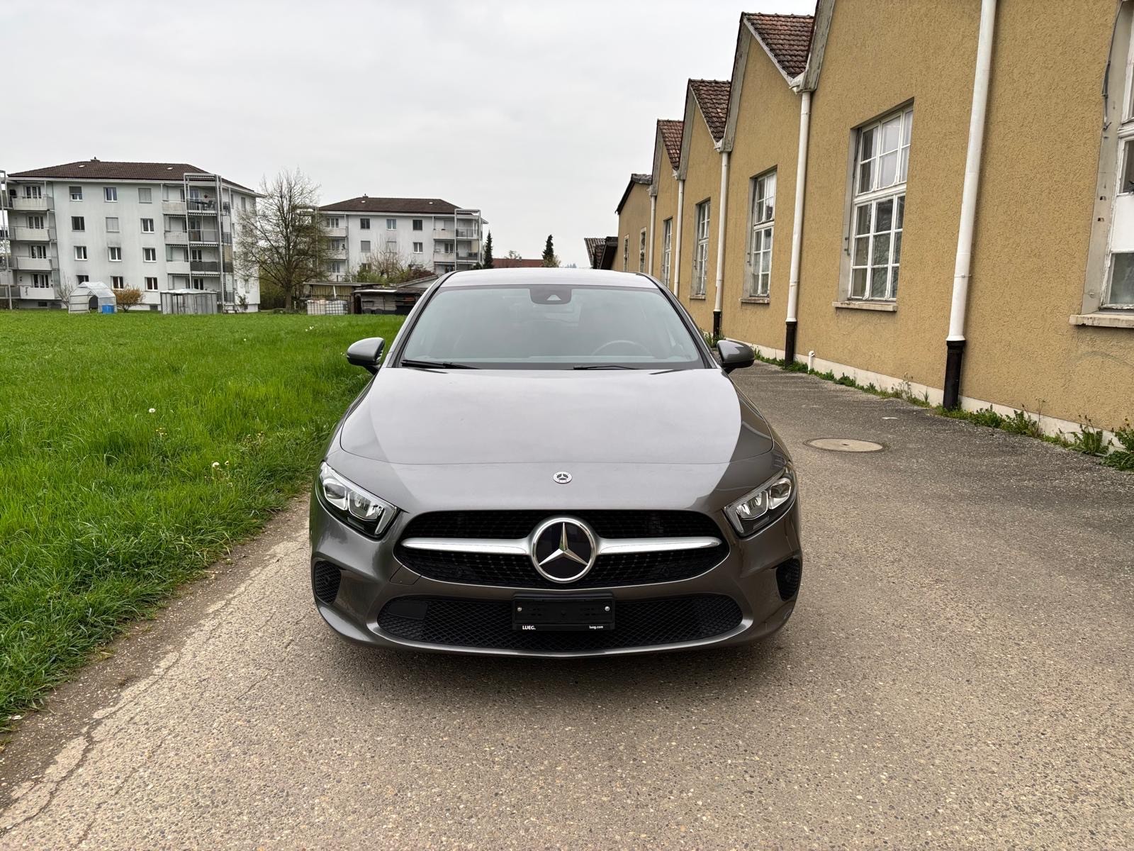 MERCEDES-BENZ A 180 d