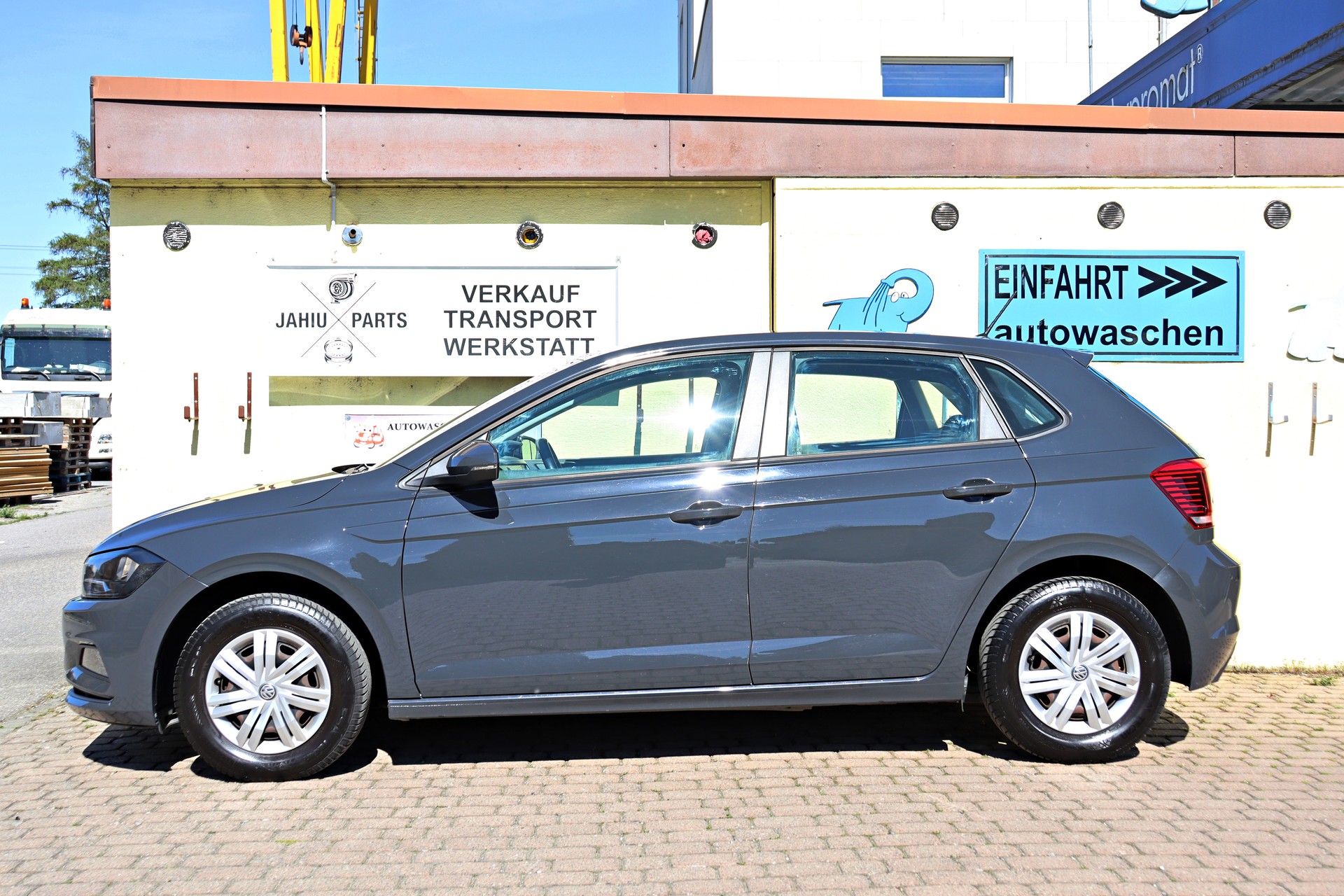 VW Polo 1.0 BMT Trendline-image-1