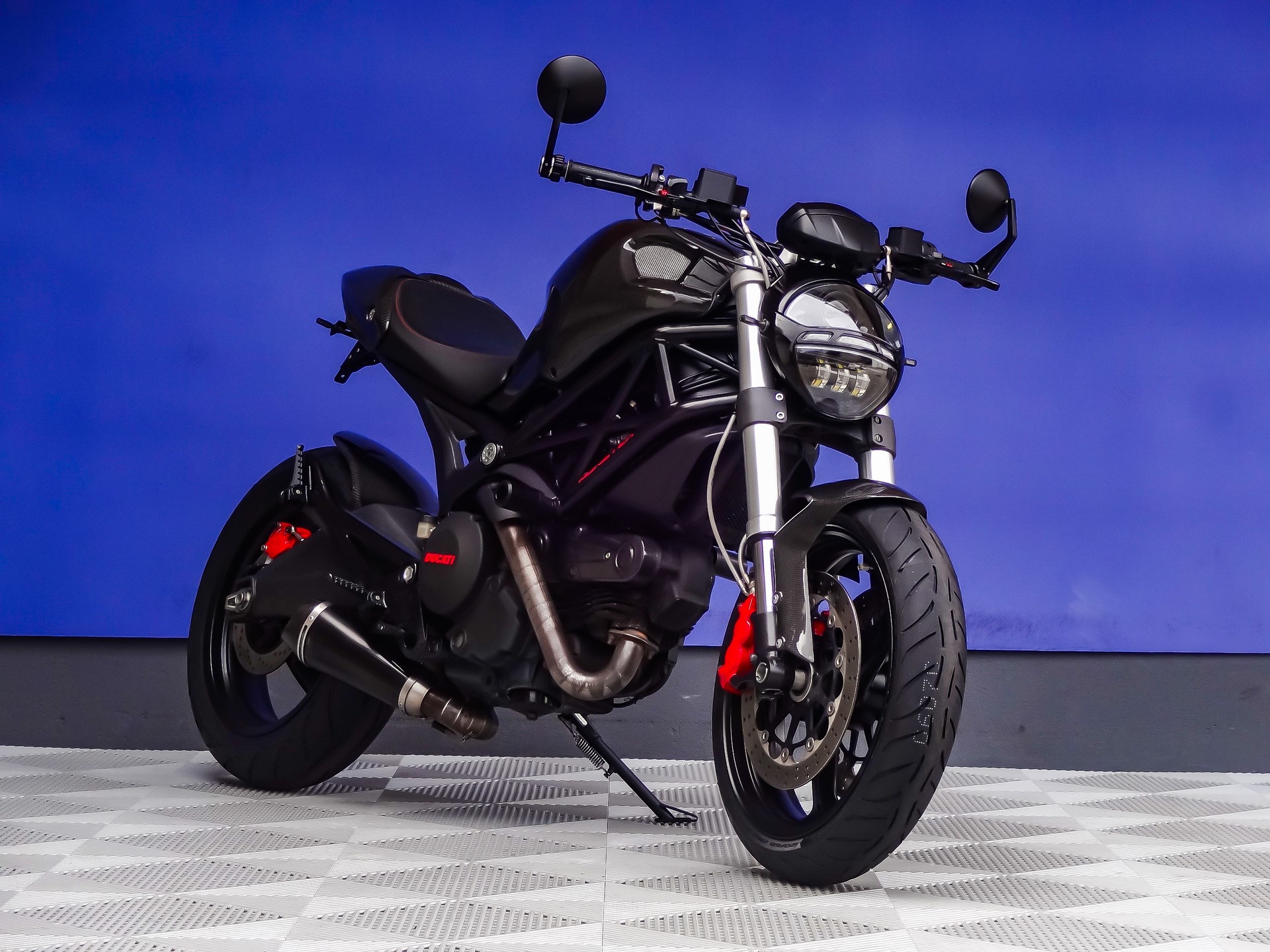 DUCATI Monster 696M (25kW)-showroom-element-2