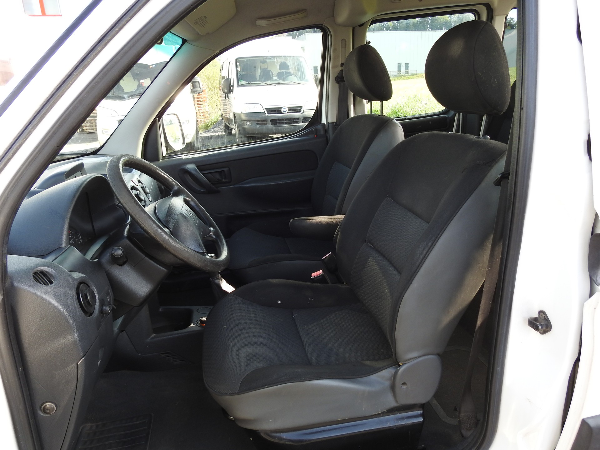 CITROEN Berlingo 1.6 HDi-image-13