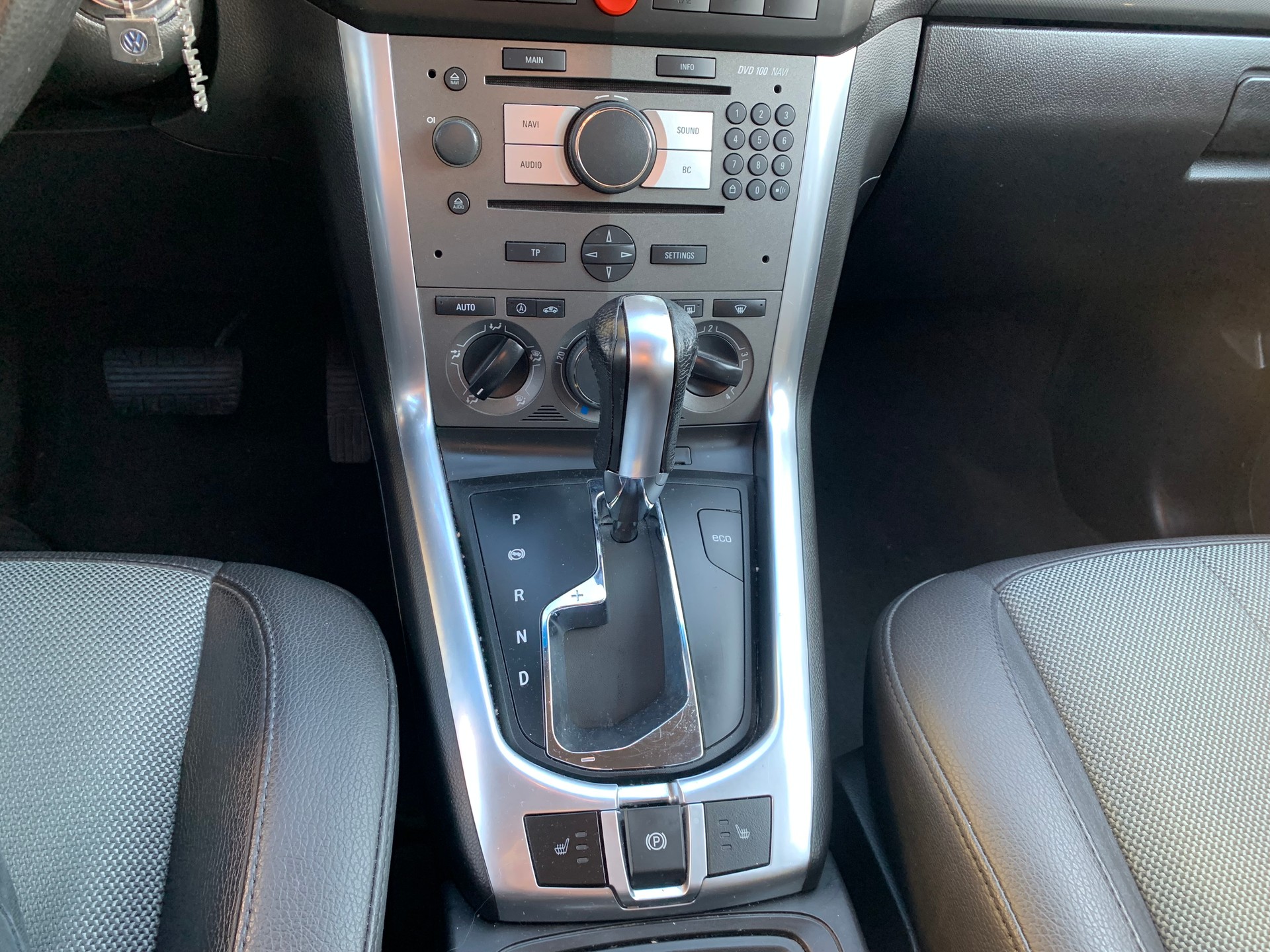 OPEL Antara 2.2 CDTi Cosmo 4WD Automatic-image-13
