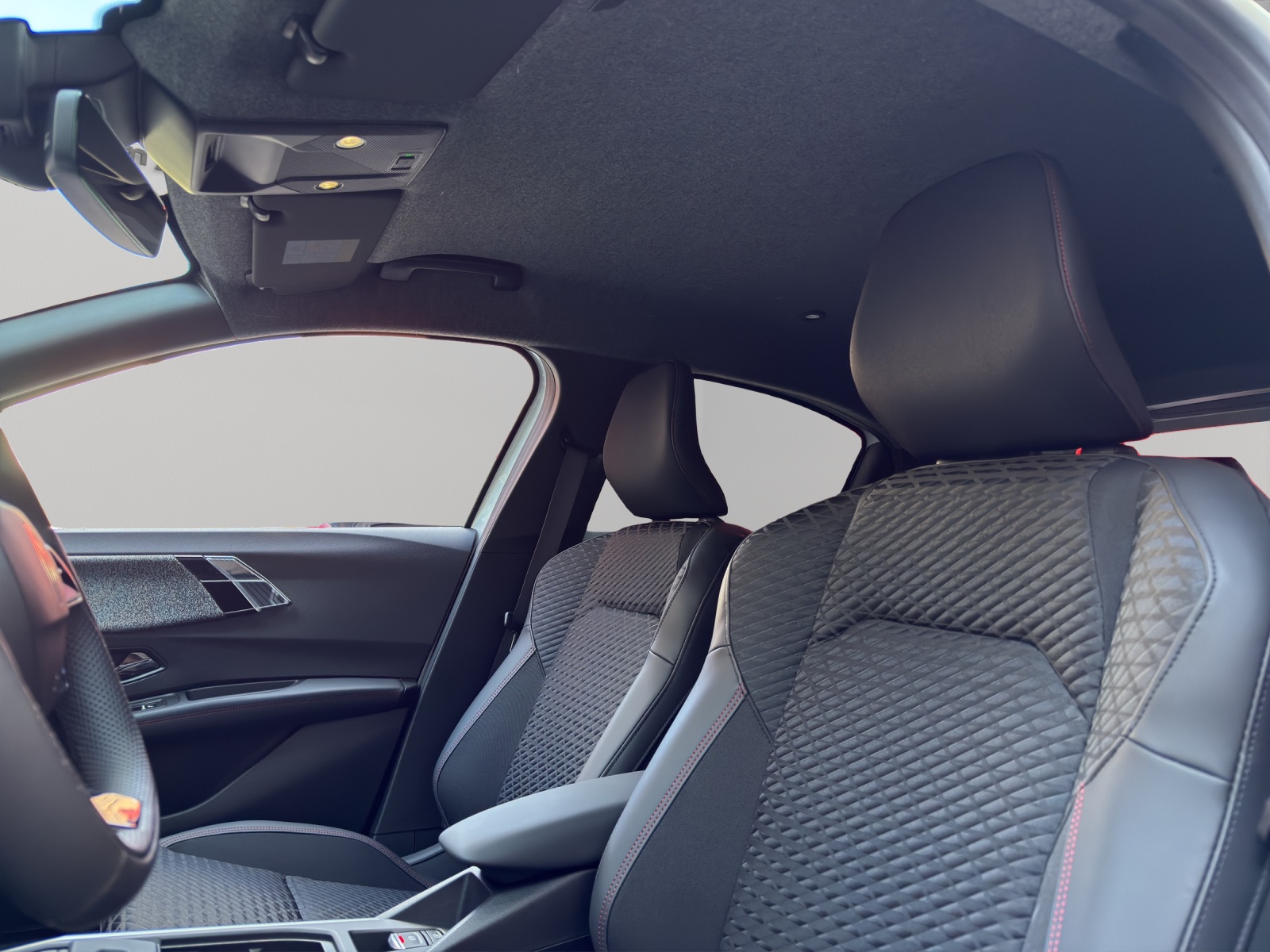 RENAULT Clio 1.8 E-Tech Techno-image-10
