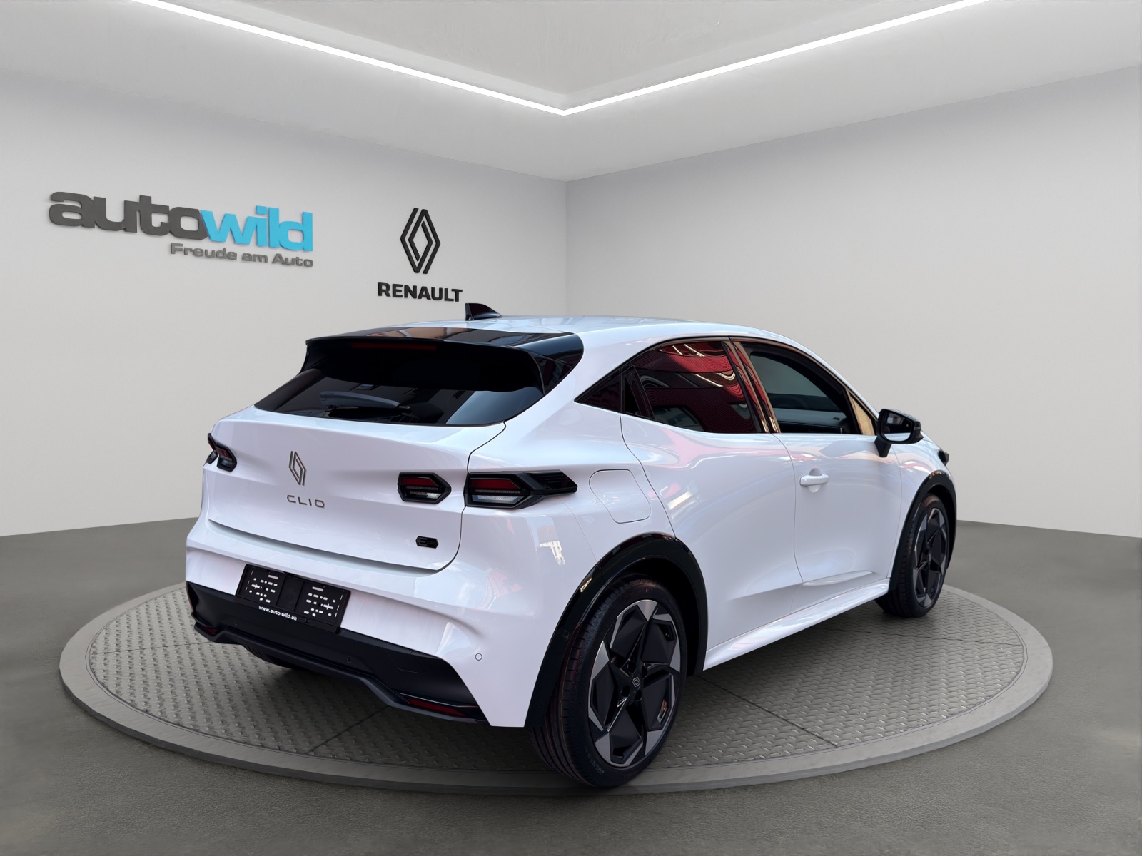 RENAULT Clio 1.8 E-Tech Techno-image-14