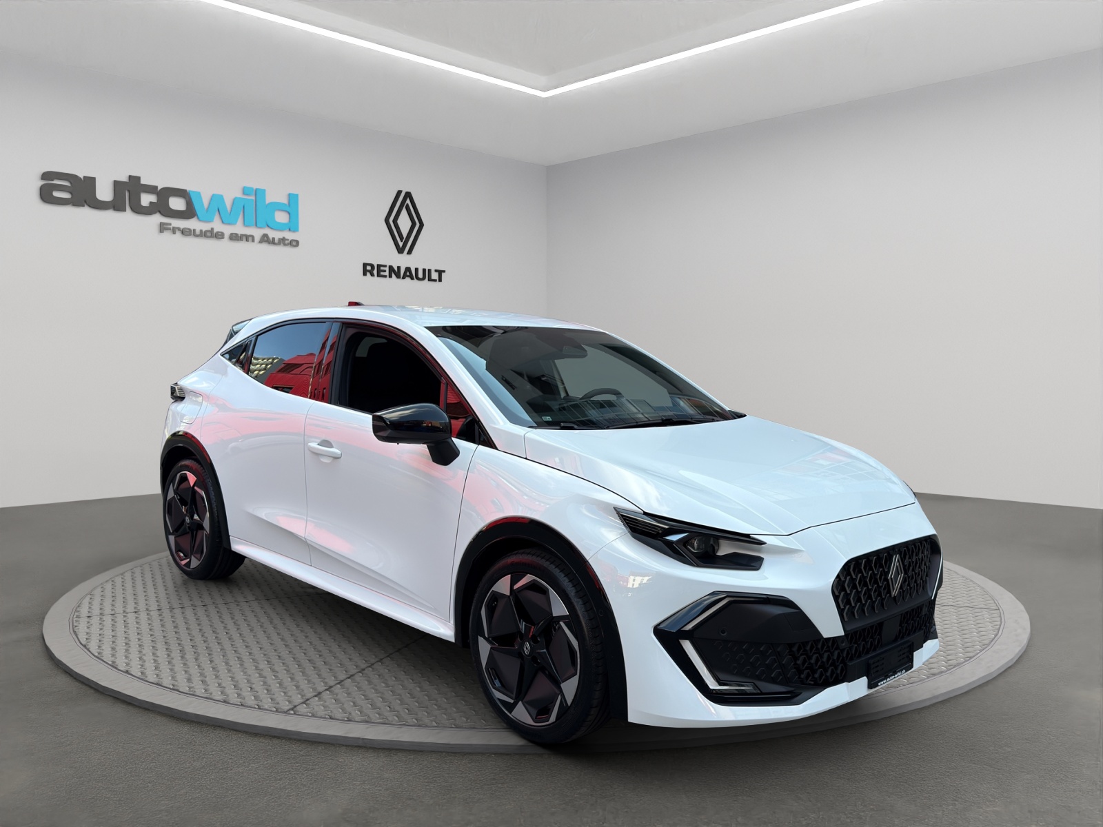 RENAULT Clio 1.8 E-Tech Techno-image-15