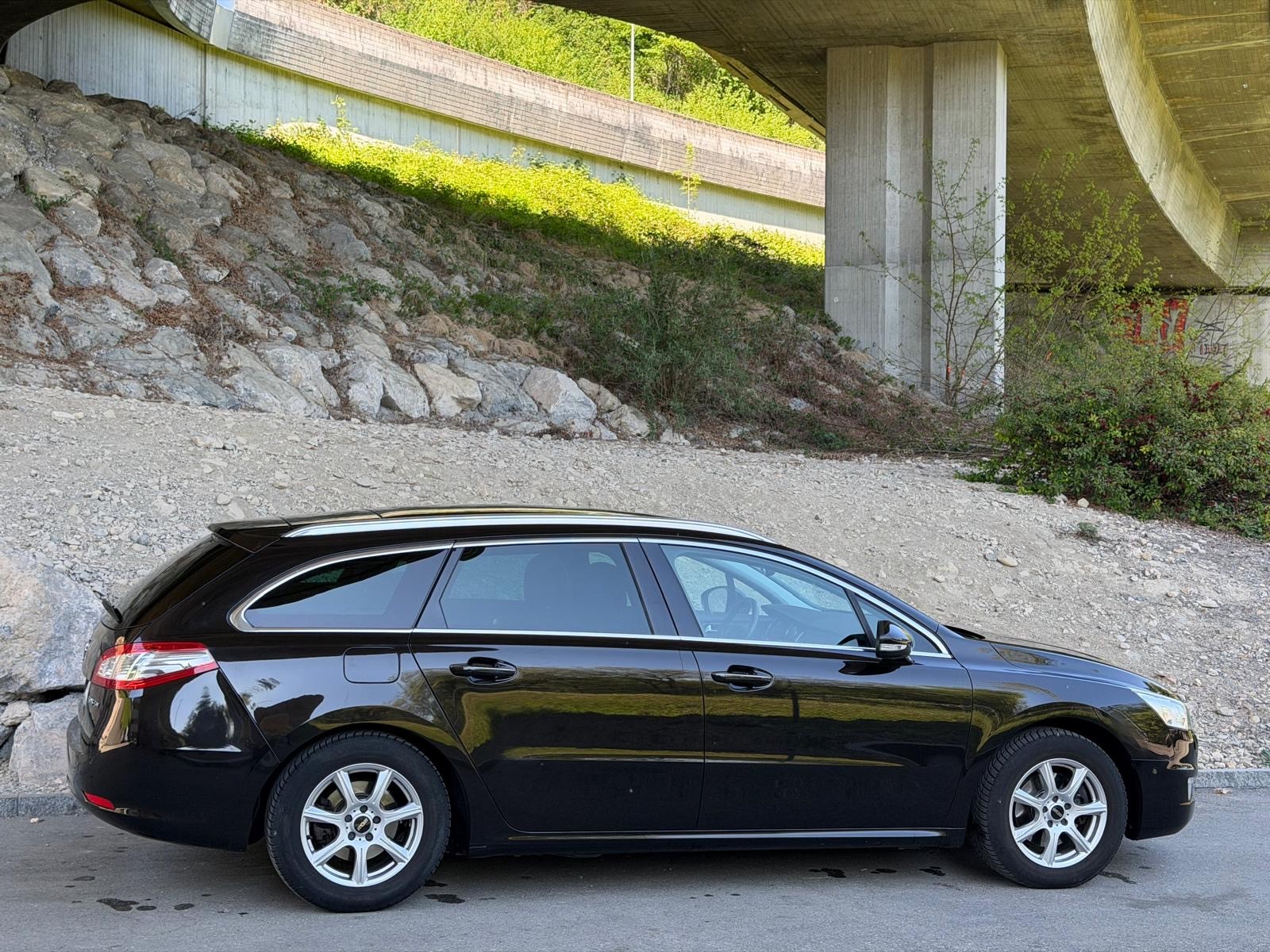 PEUGEOT 508 SW 2.0 HDI Style Automatic-image-5