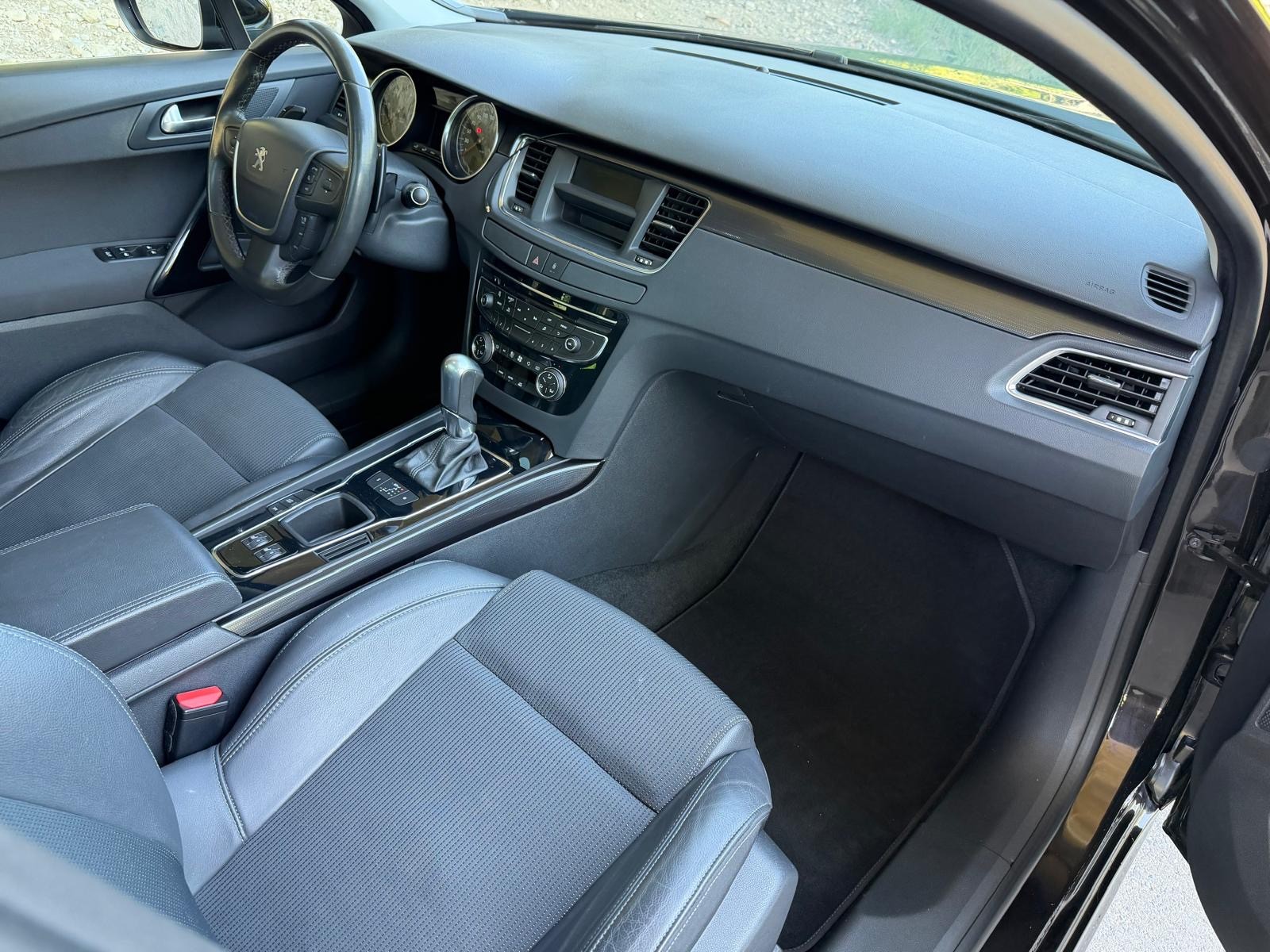 PEUGEOT 508 SW 2.0 HDI Style Automatic-image-8