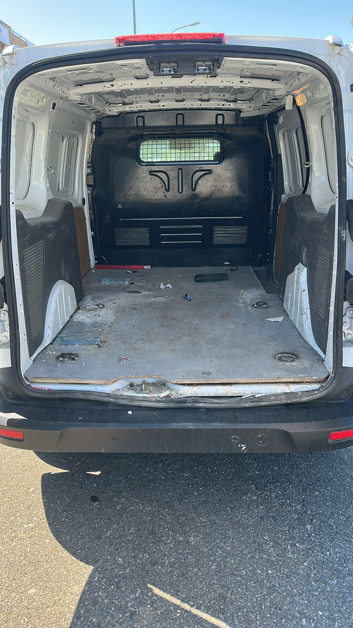 FORD Transit Connect Van T210 1.5 Eco Blue Ambiente A-image-4