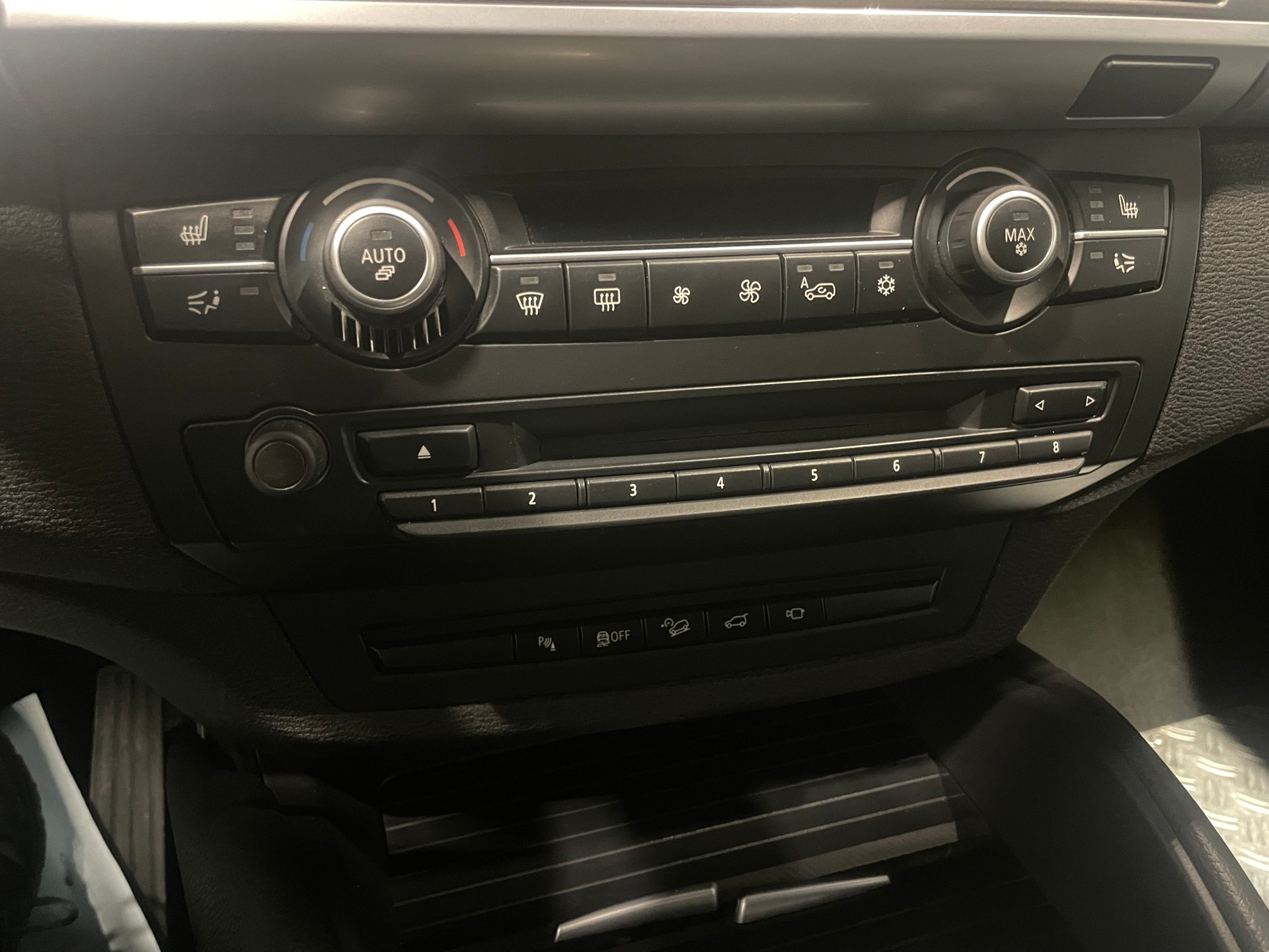 BMW X6 xDrive 40d Steptronic (21)-image-14