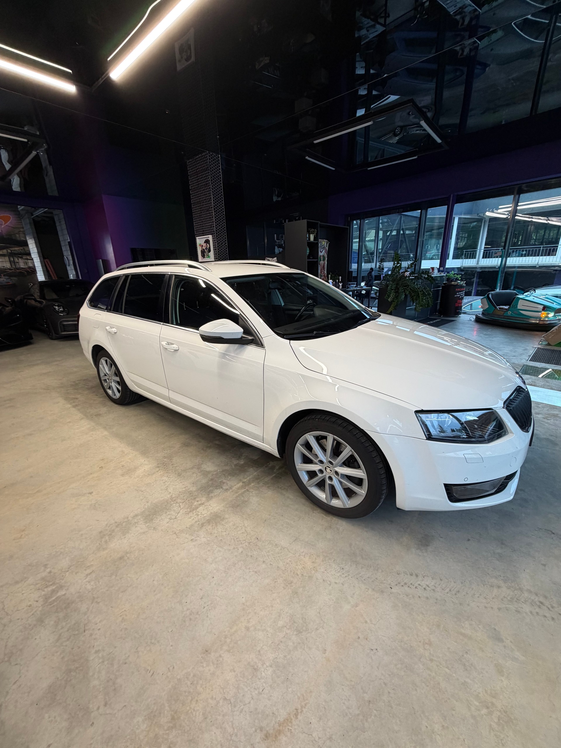 SKODA Octavia Combi 1.8 TSI Elegance 4x4 DSG-image-6
