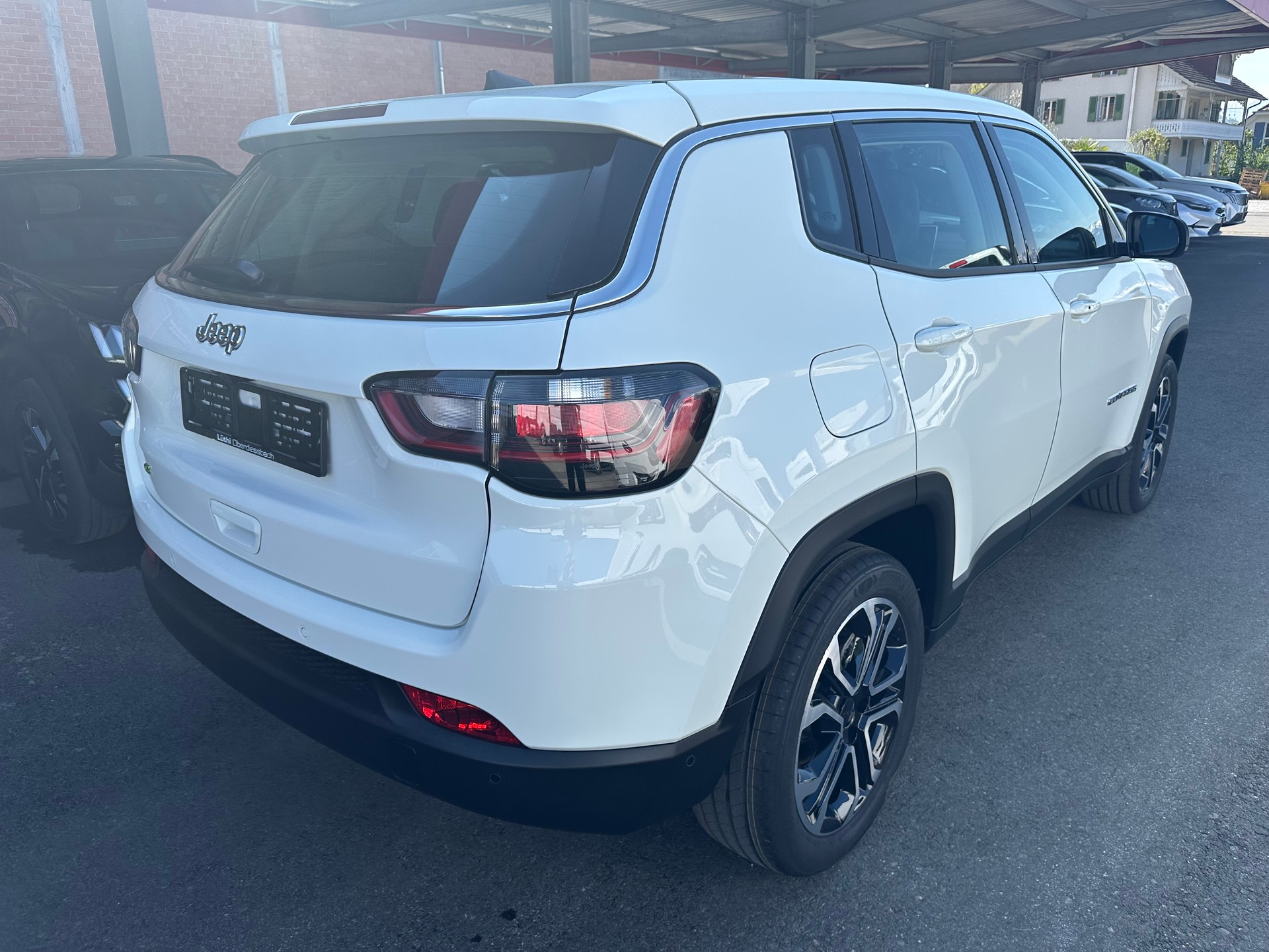JEEP Compass 4x2 1.5 T MHEV Swiss Altitude-image-2