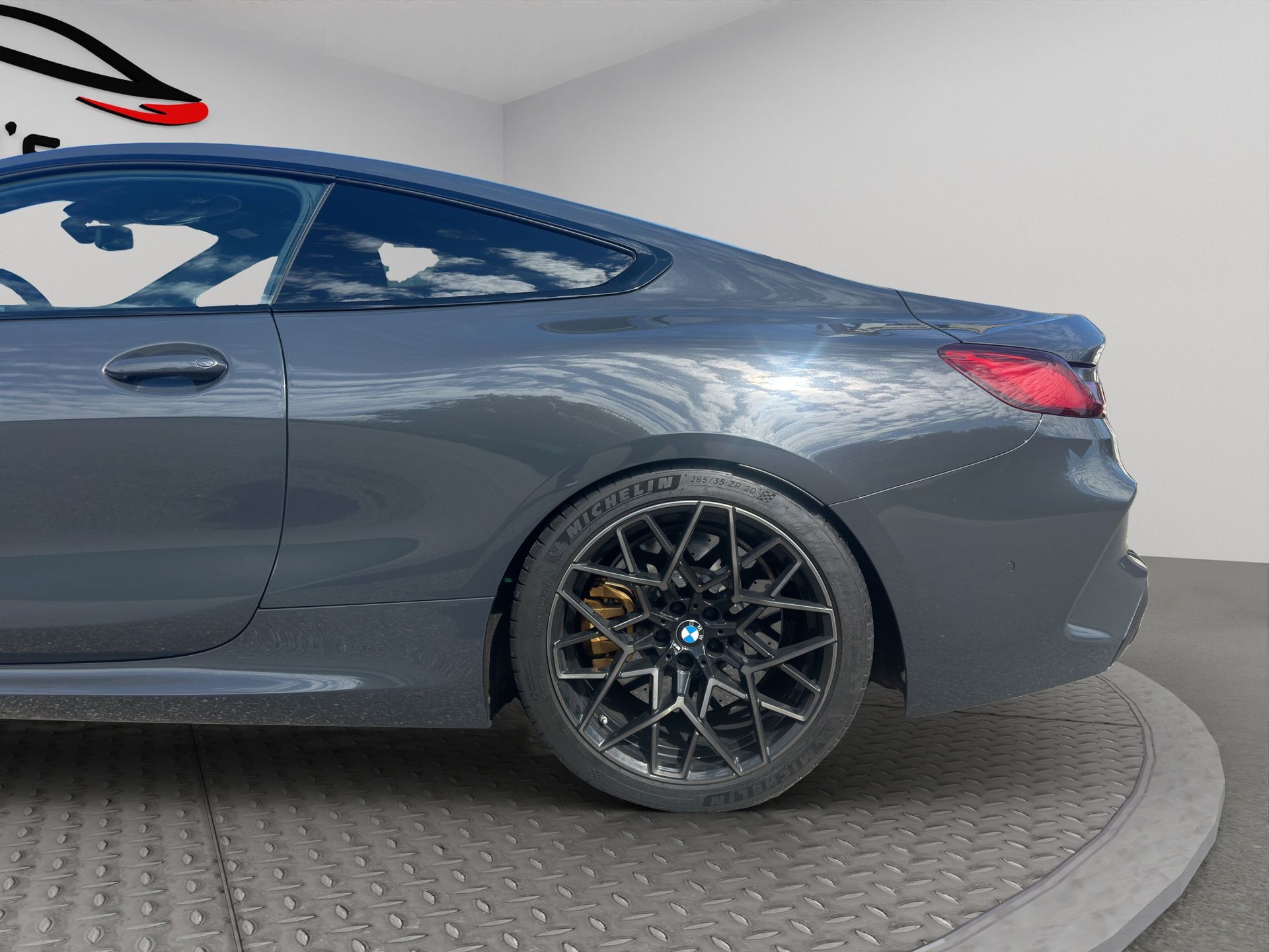 BMW M8 xDrive Steptronic M Competition-image-8