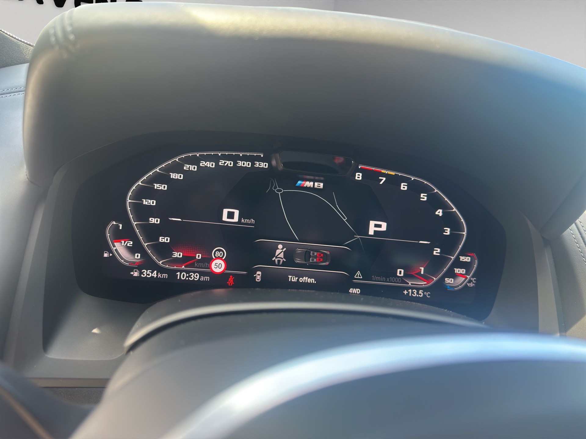 BMW M8 xDrive Steptronic M Competition-image-15