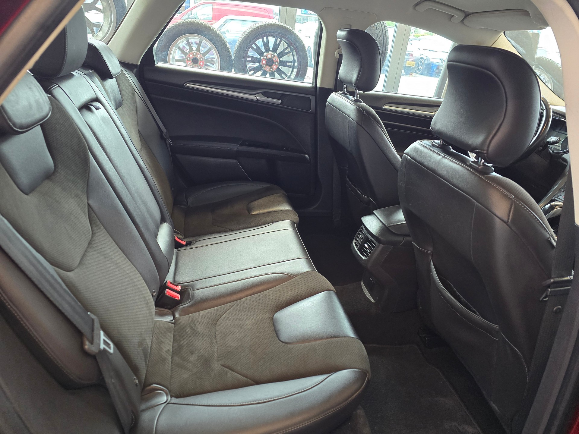 FORD Mondeo 2.0 TDCi Titanium AWD PowerShift-image-9