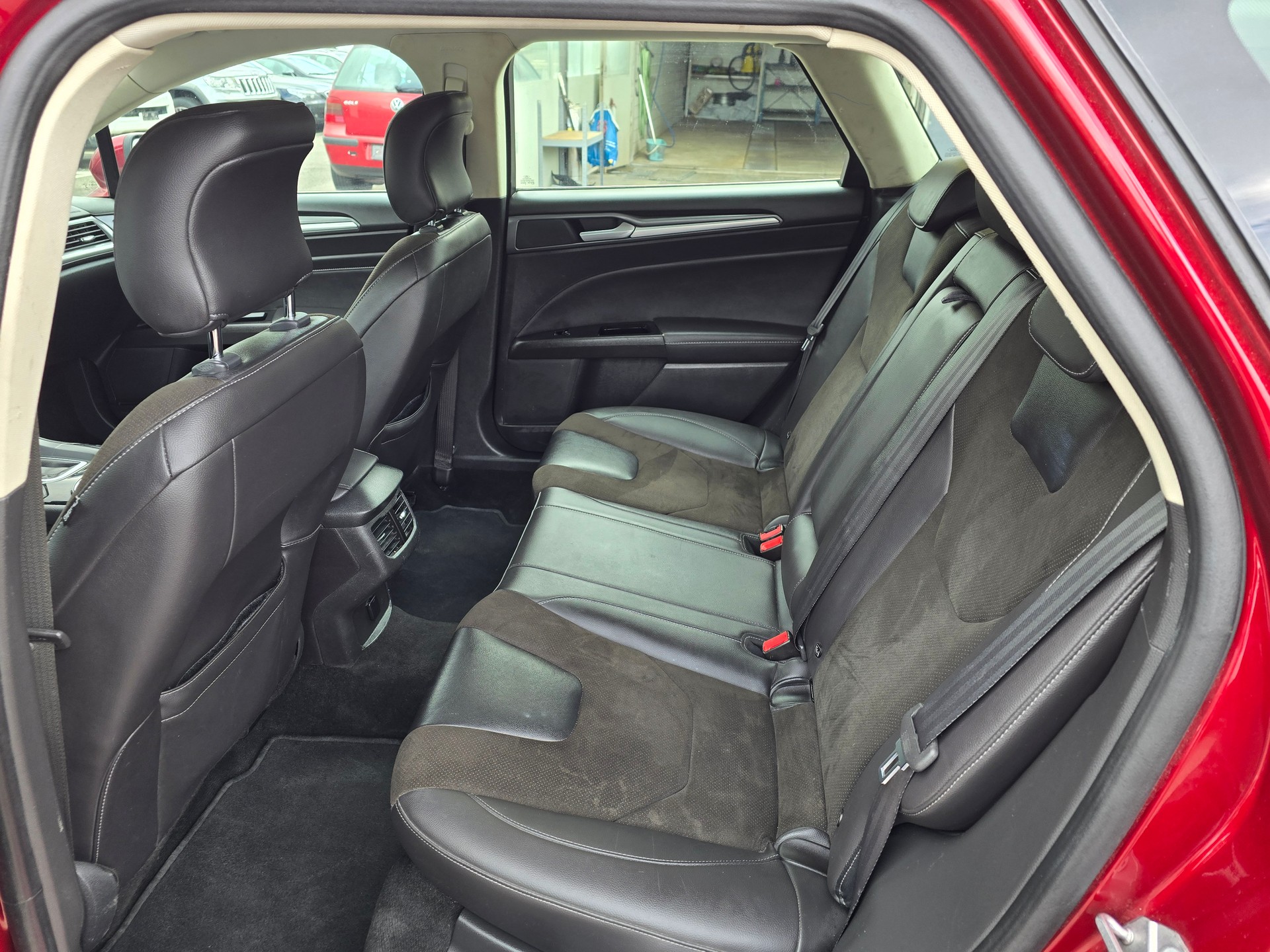 FORD Mondeo 2.0 TDCi Titanium AWD PowerShift-image-11