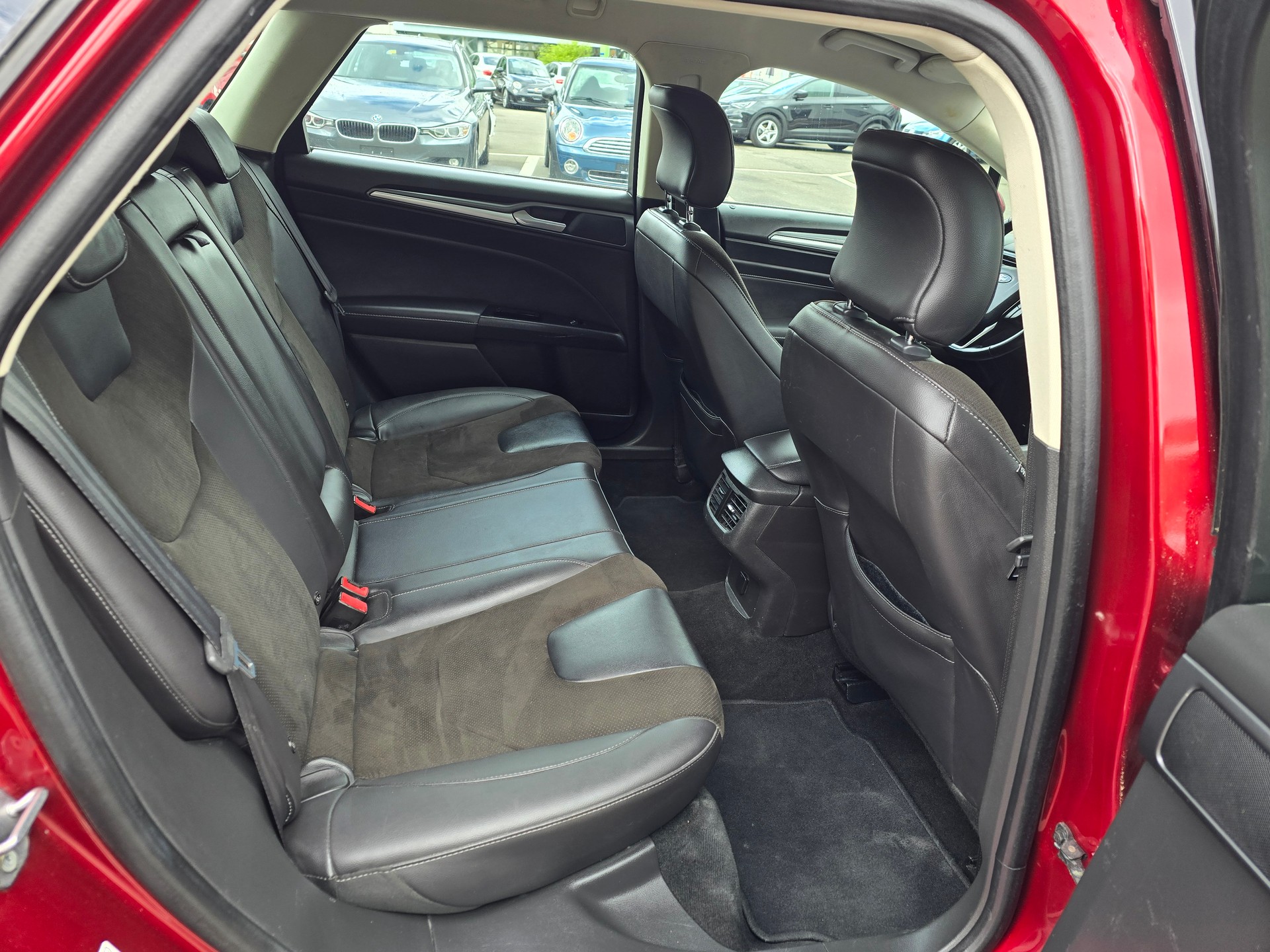 FORD Mondeo 2.0 TDCi Titanium AWD PowerShift-image-12