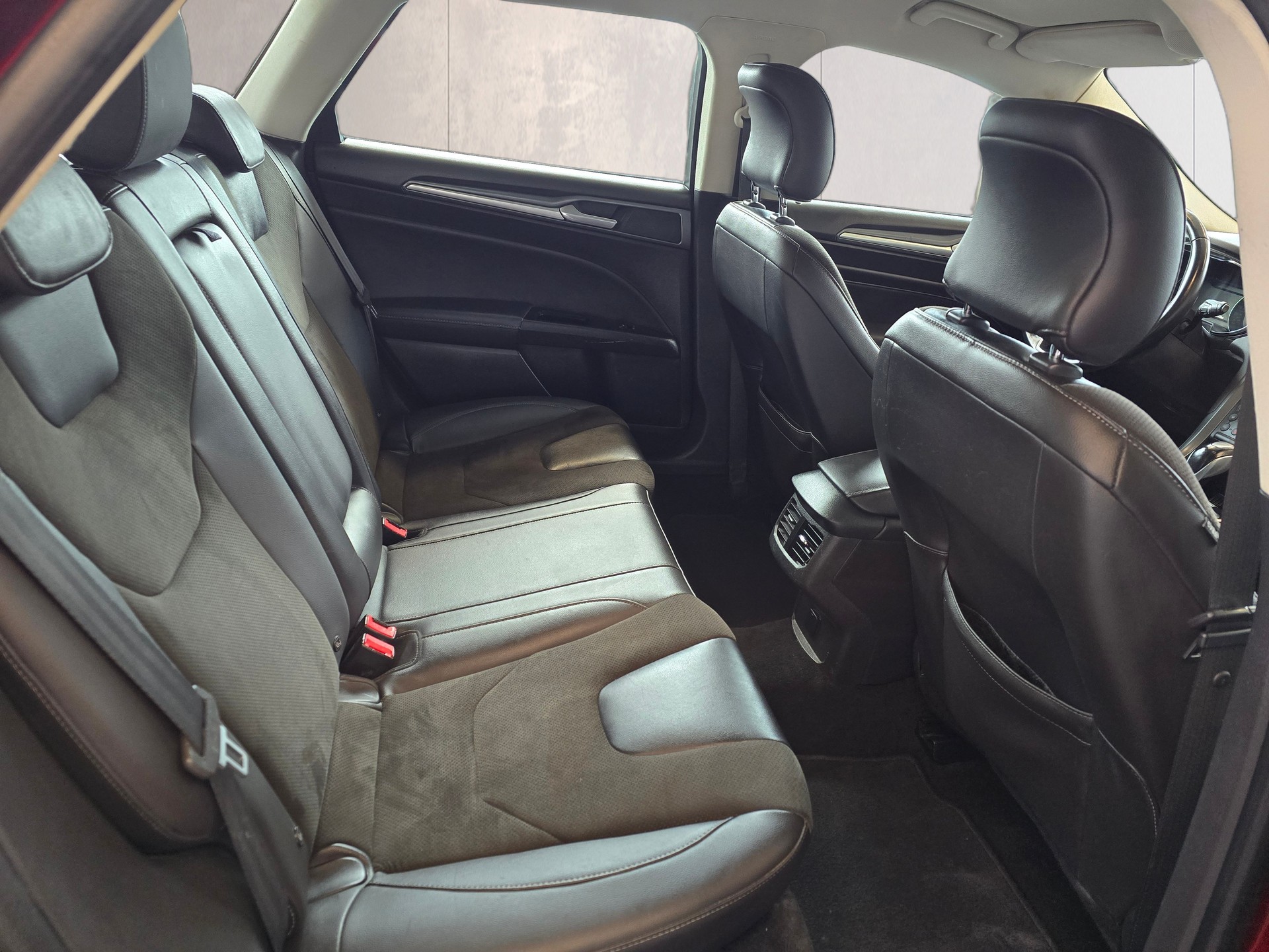 FORD Mondeo 2.0 TDCi Titanium AWD PowerShift-image-12