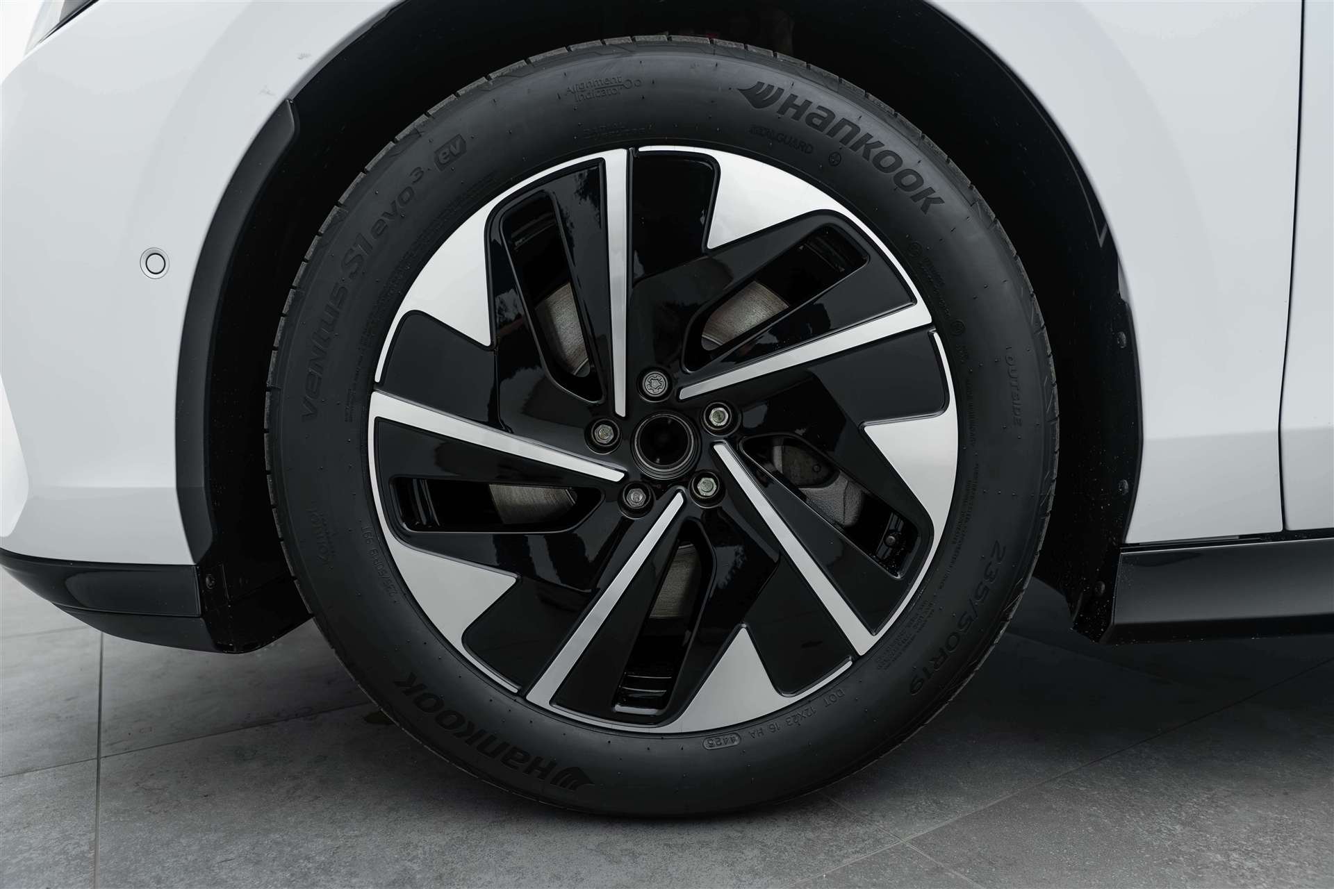 VW ID.7 Tourer Limited Edition 77kWh 285PS Automat-image-5