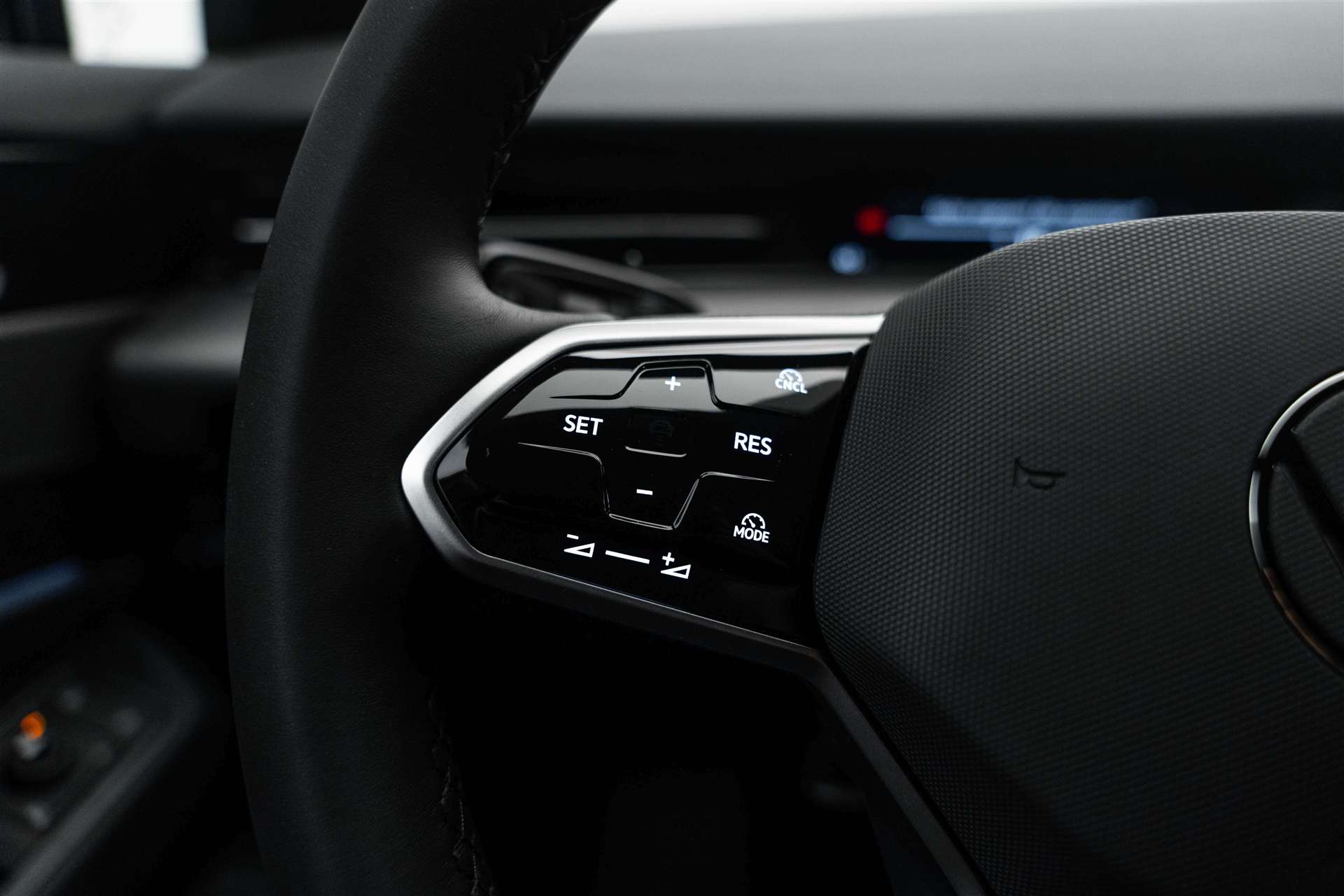 VW ID.7 Tourer Limited Edition 77kWh 285PS Automat-image-14