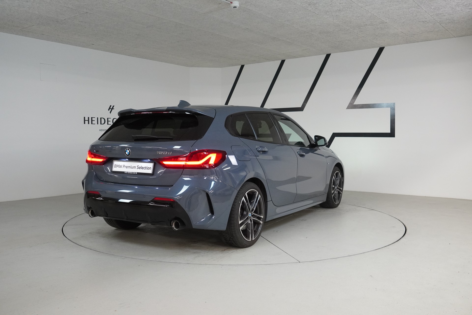 BMW 120d xDrive Steptronic M Sport-image-6