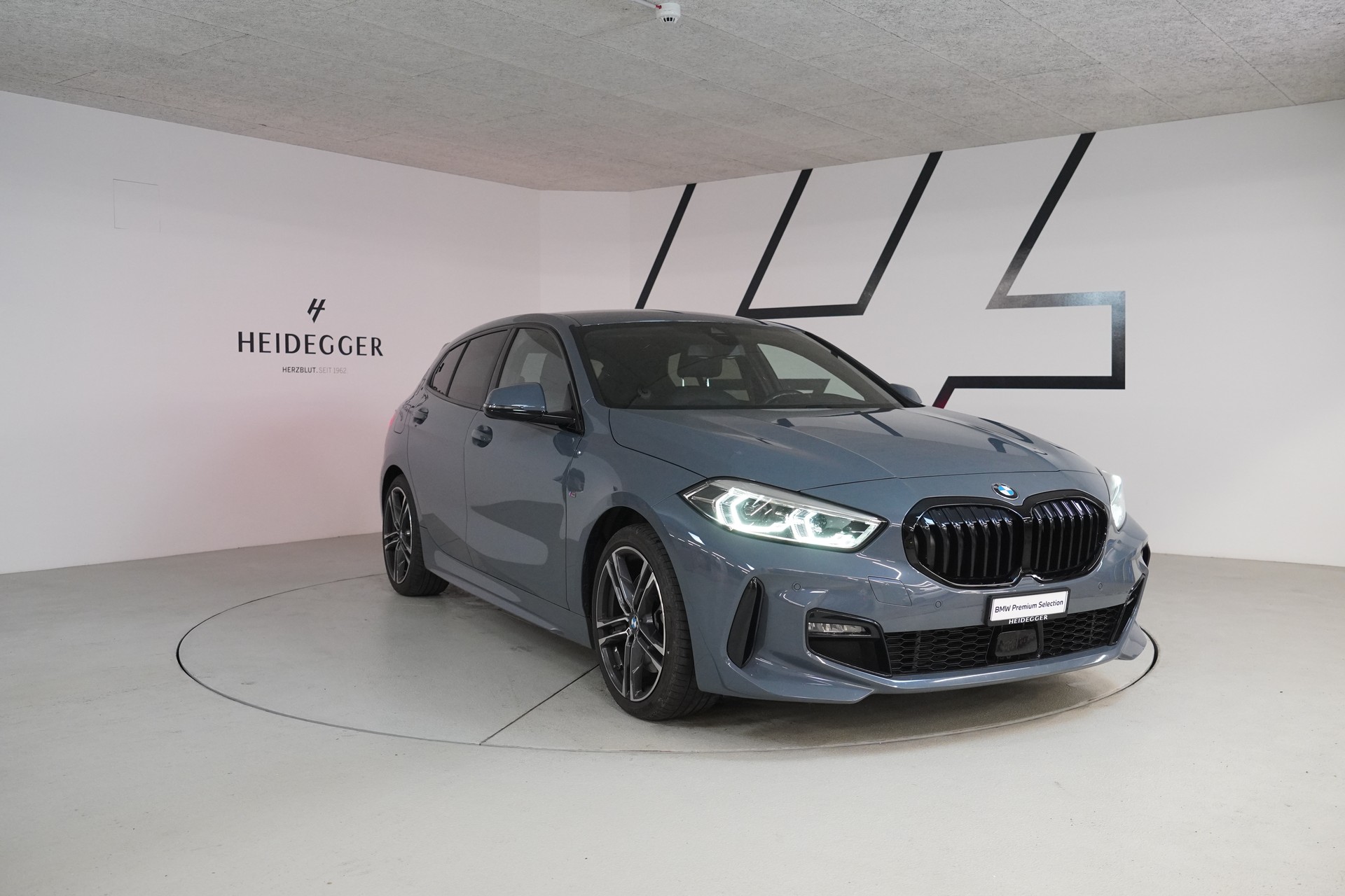 BMW 120d xDrive Steptronic M Sport-image-2