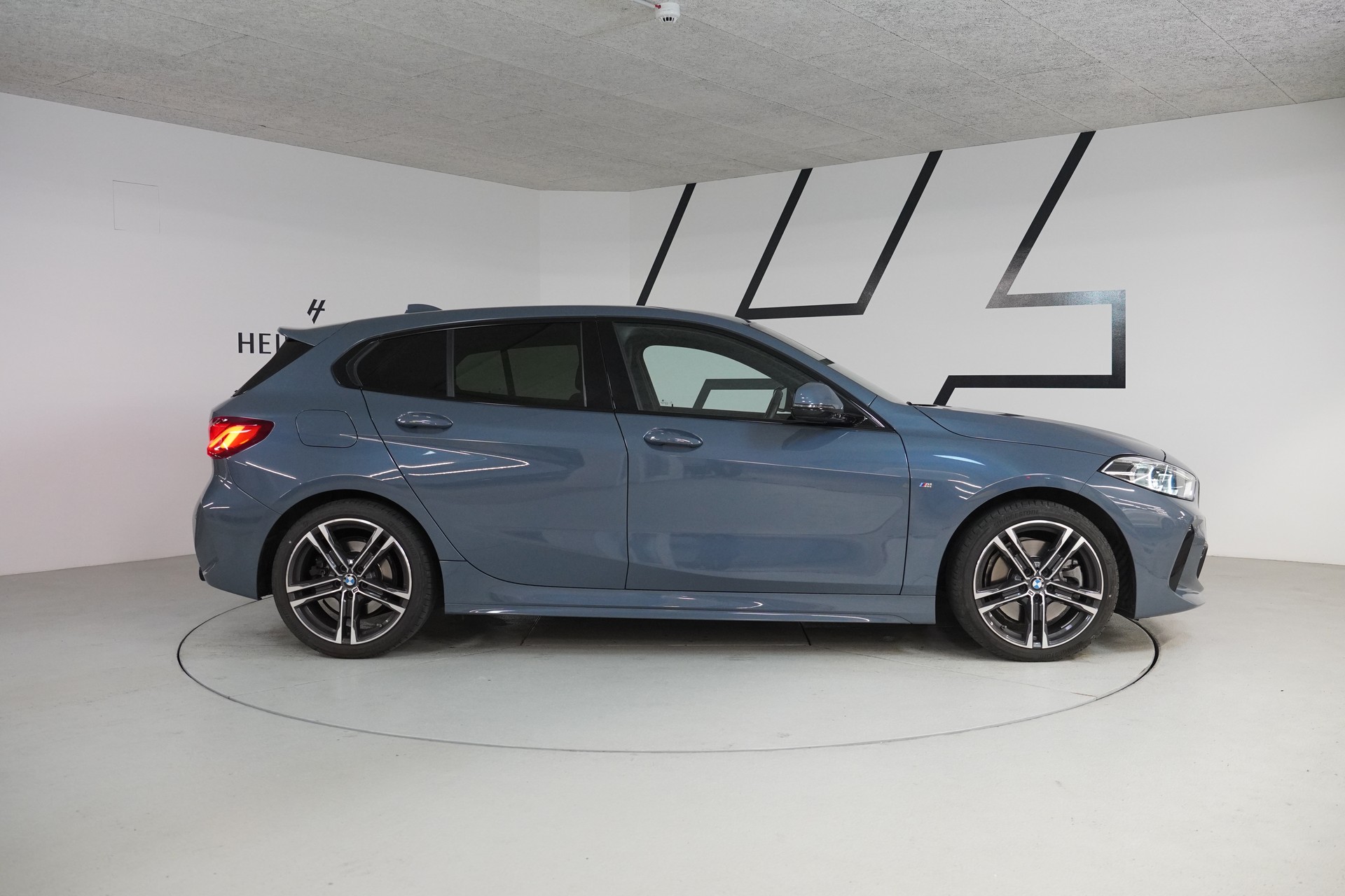 BMW 120d xDrive Steptronic M Sport-image-7