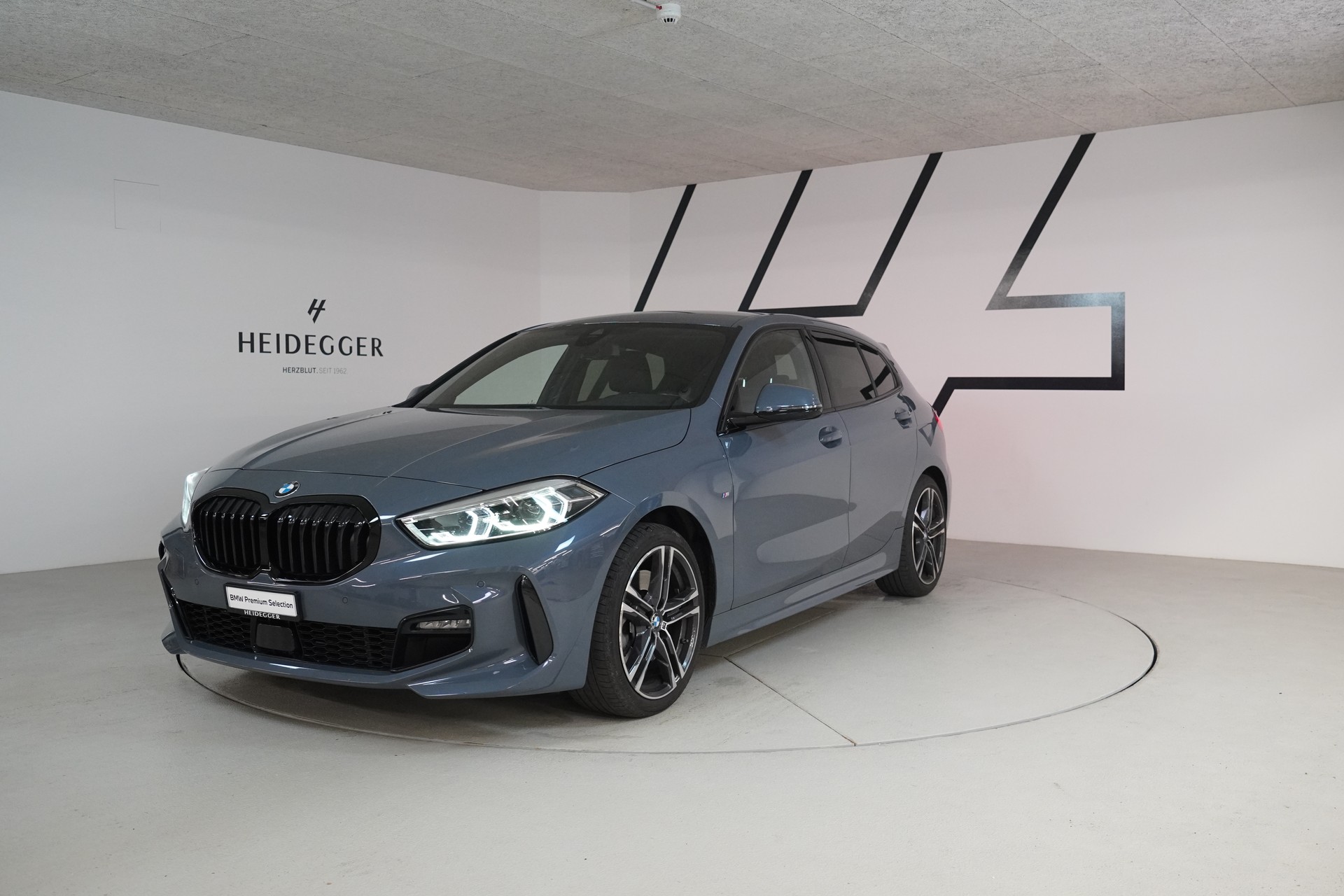 BMW 120d xDrive Steptronic M Sport-image-0