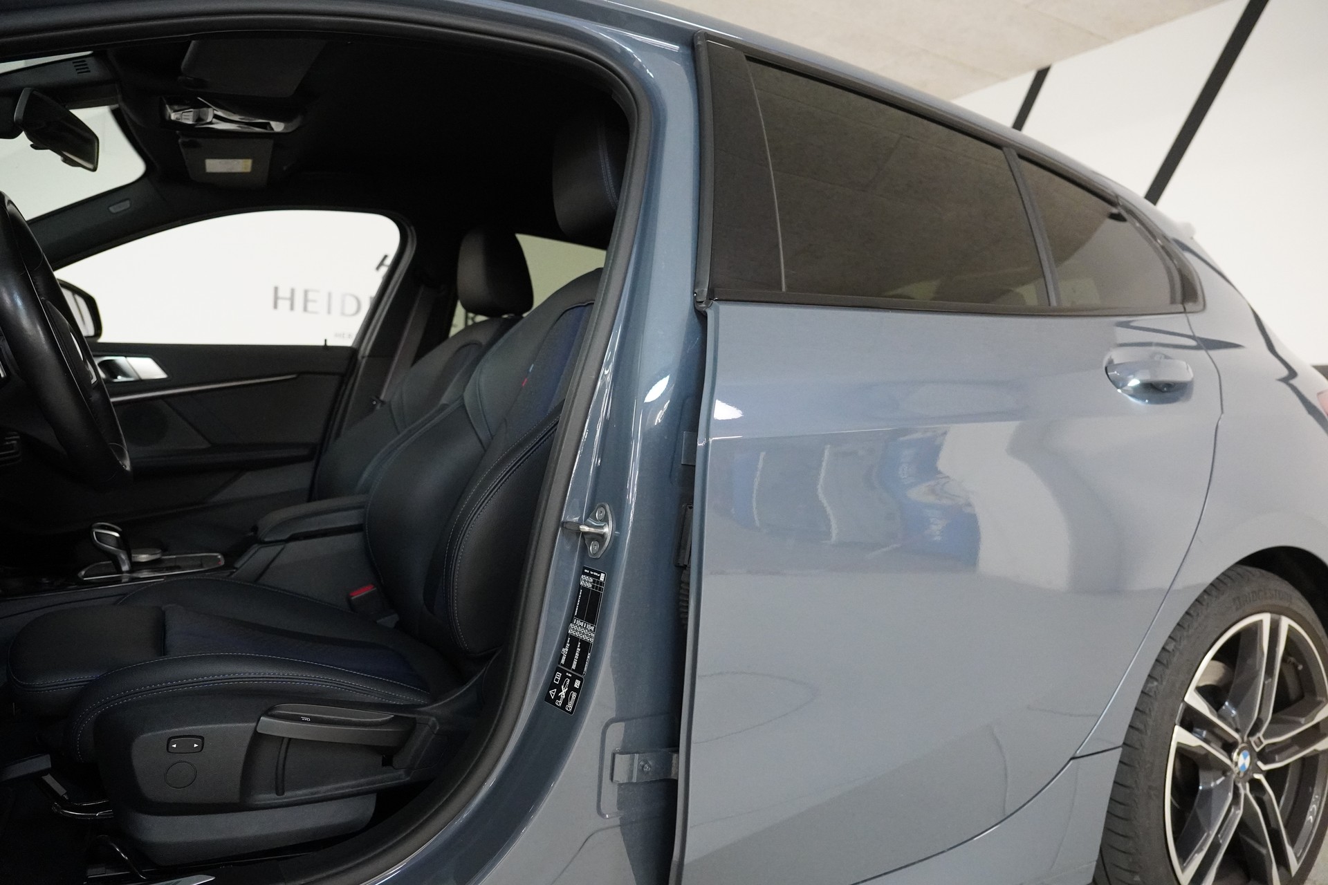 BMW 120d xDrive Steptronic M Sport-image-10