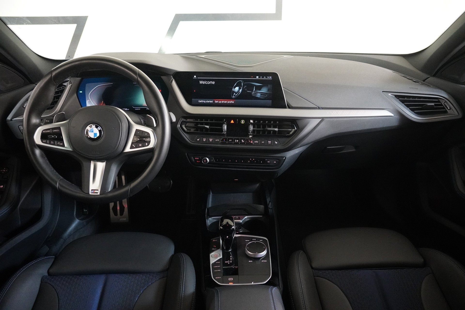 BMW 120d xDrive Steptronic M Sport-image-17
