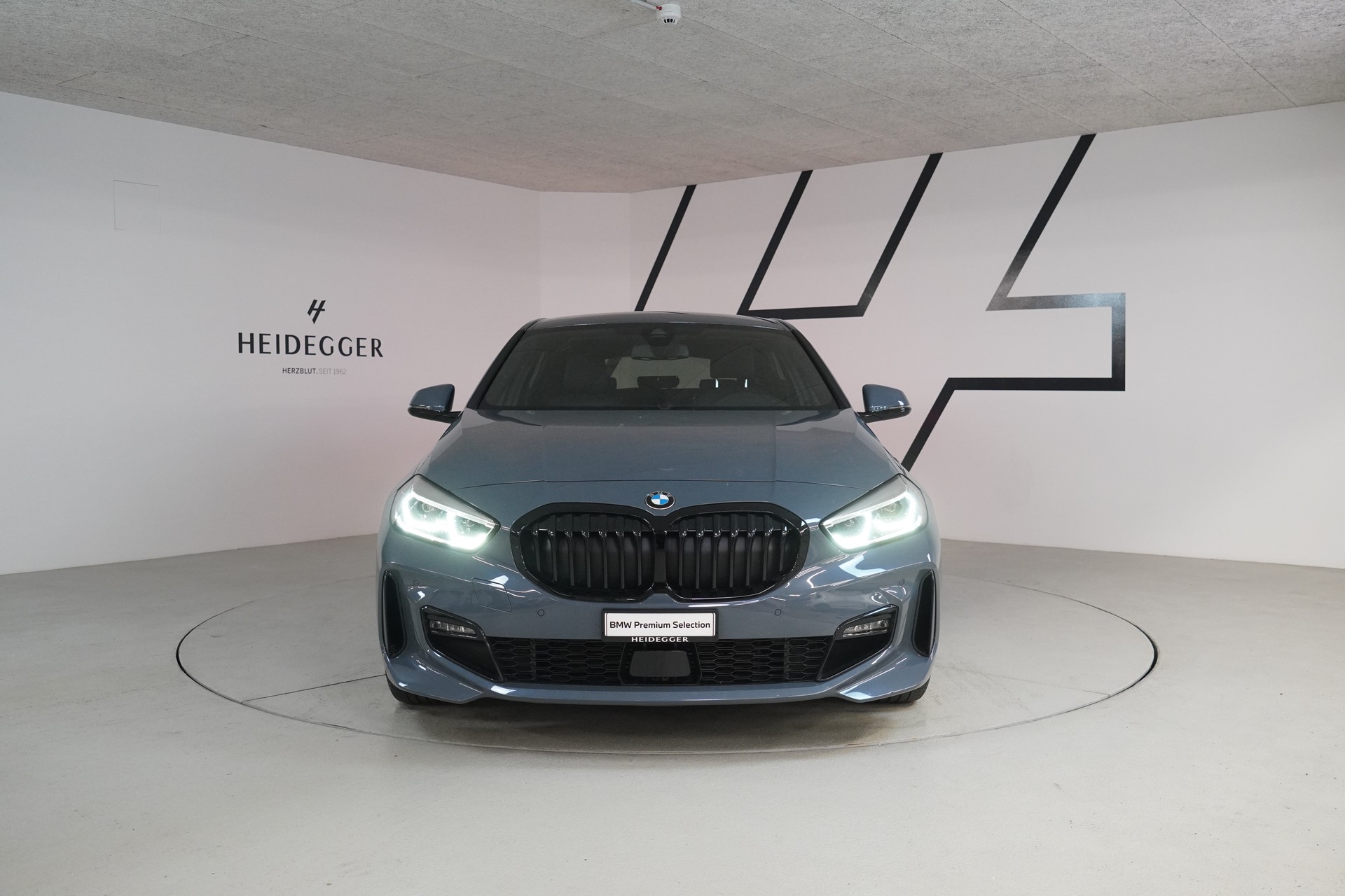 BMW 120d xDrive Steptronic M Sport-image-1