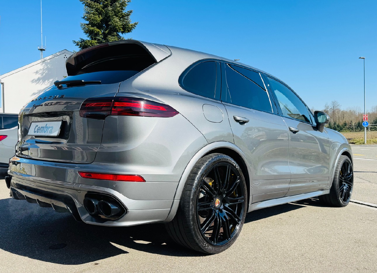 PORSCHE Porsche Cayenne GTS-image-1