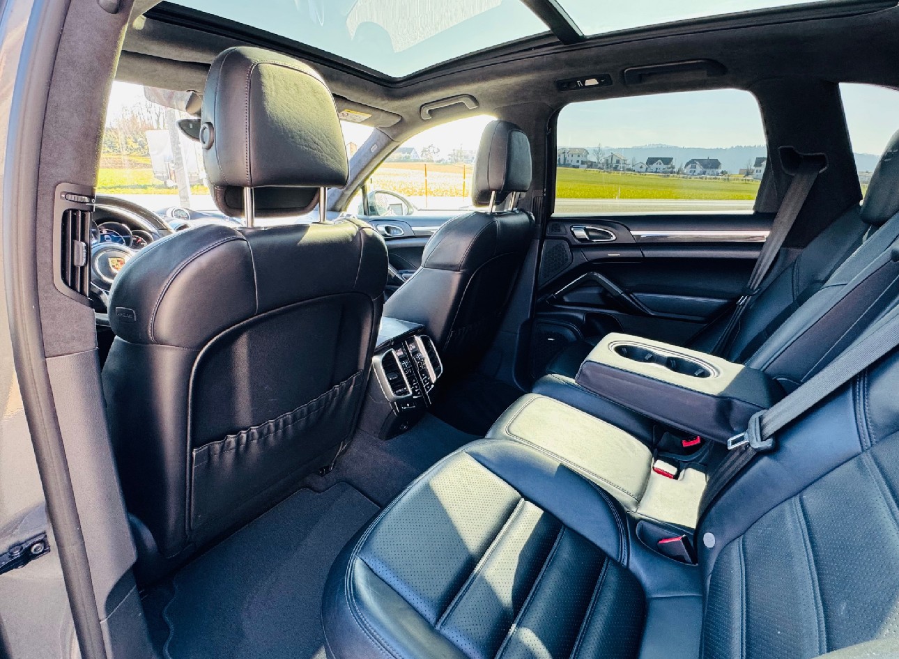 PORSCHE Porsche Cayenne GTS-image-4