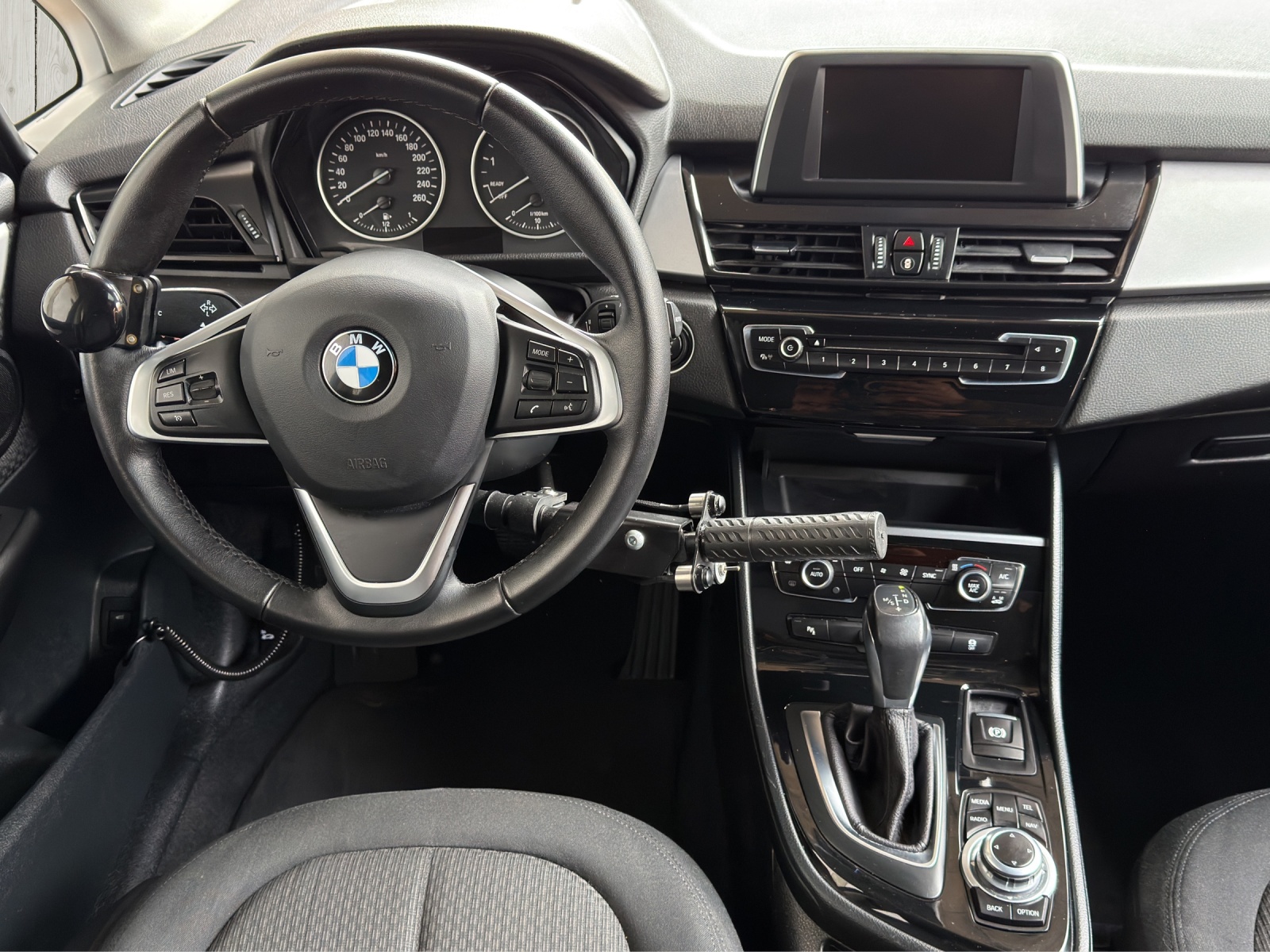 BMW 218i Active Tourer Luxury Line Steptronic-image-11