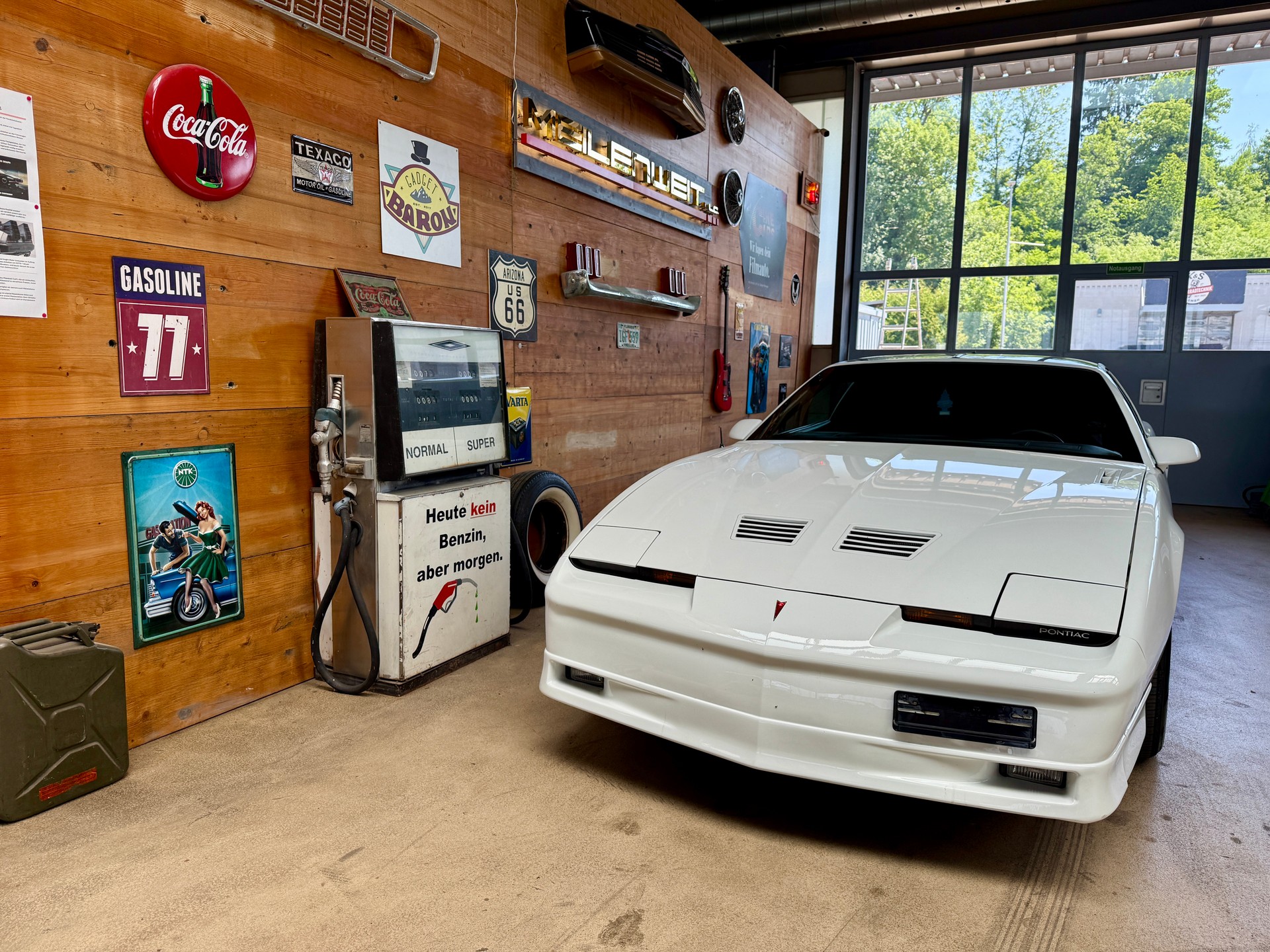 PONTIAC Firebird 5.0 TBI V8 Trans Am-showroom-element-2