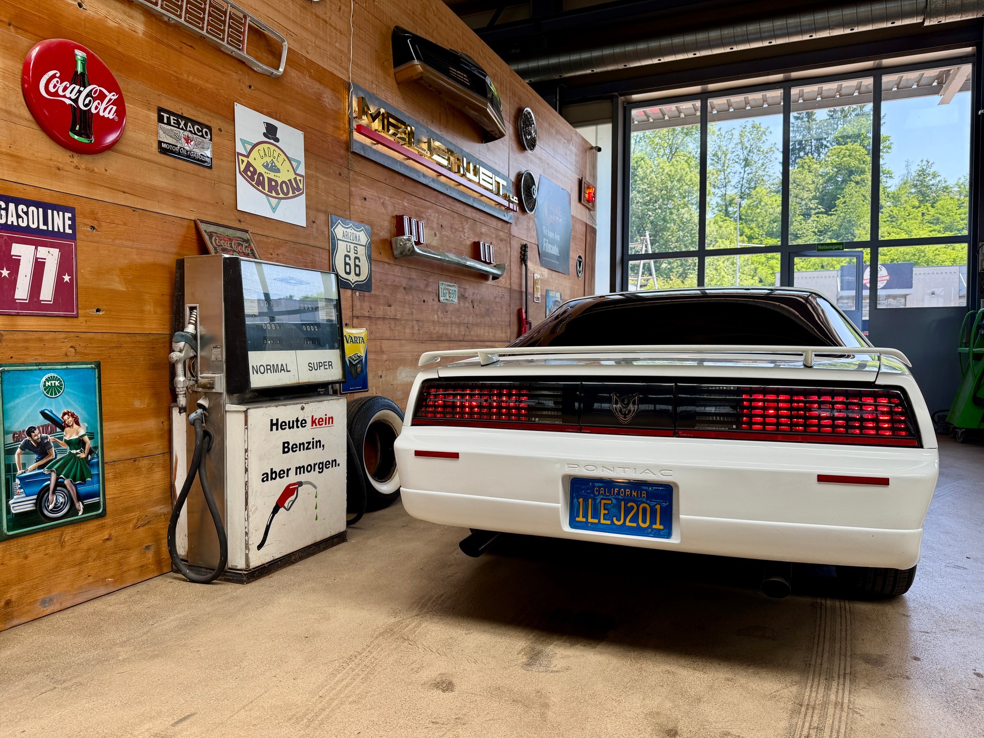 PONTIAC Firebird 5.0 TBI V8 Trans Am-image-12