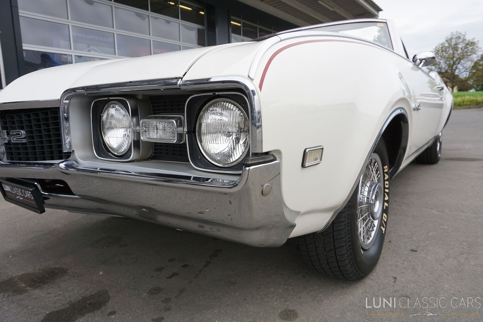 OLDSMOBILE 442 Convertible-image-8