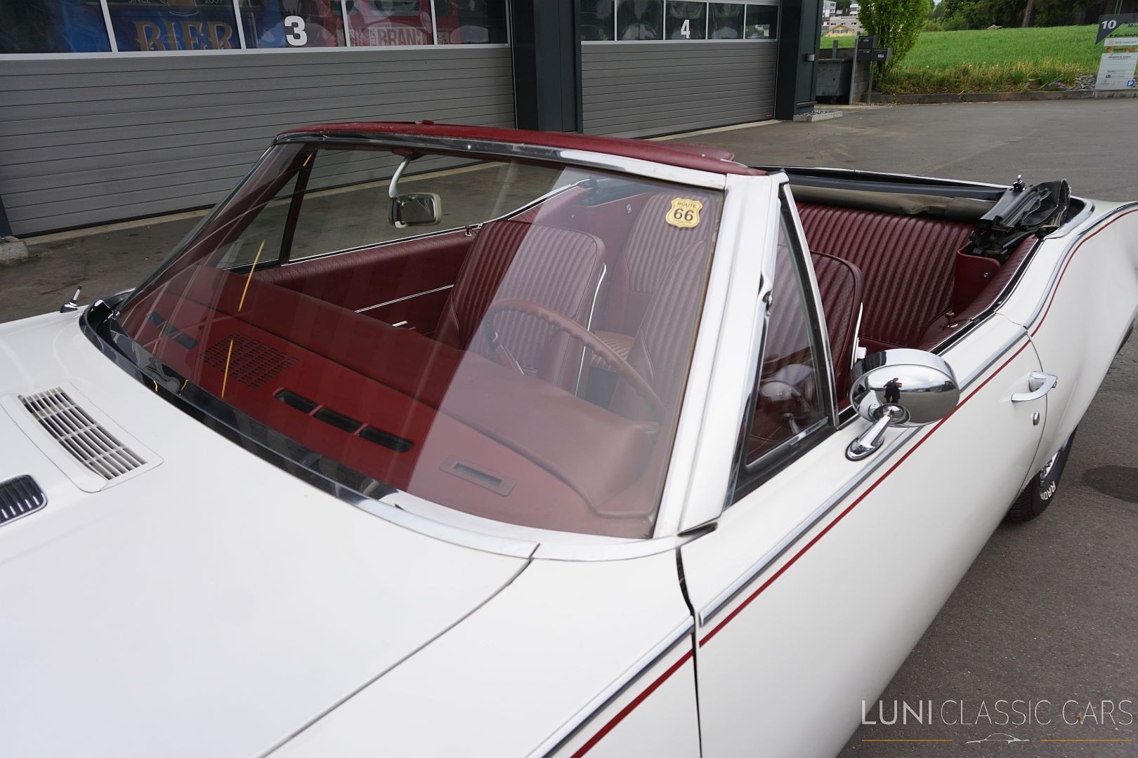 OLDSMOBILE 442 Convertible-image-10