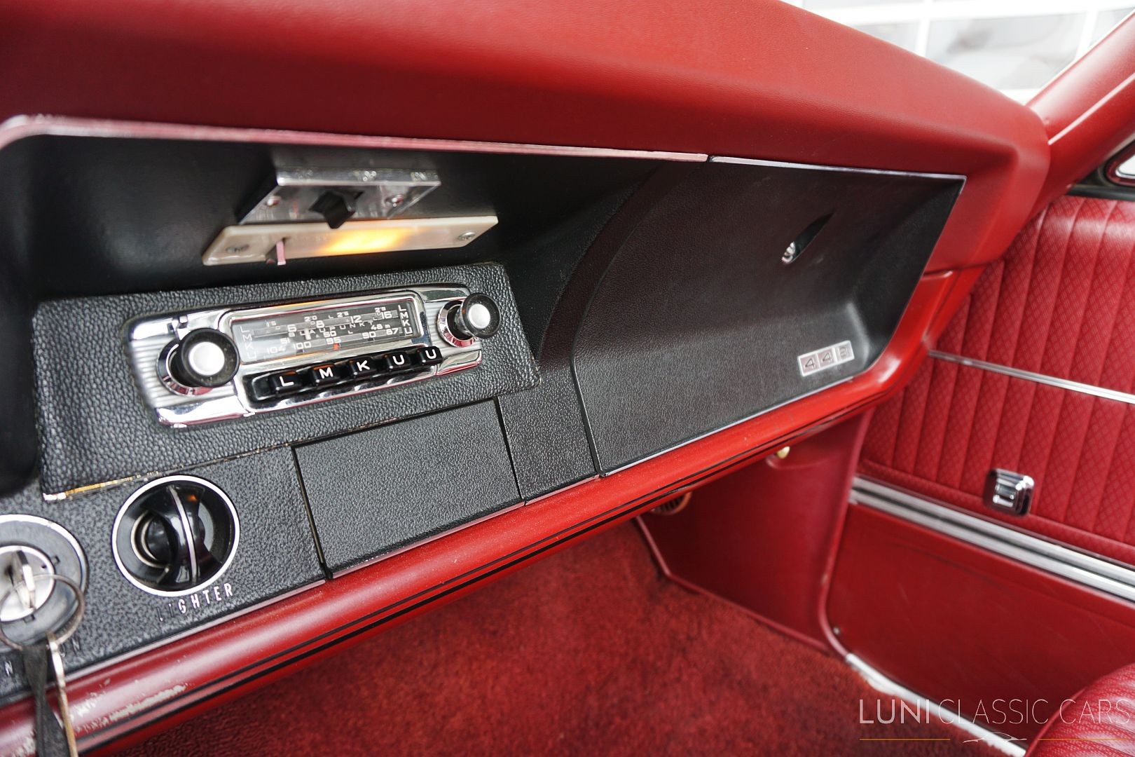 OLDSMOBILE 442 Convertible-image-21