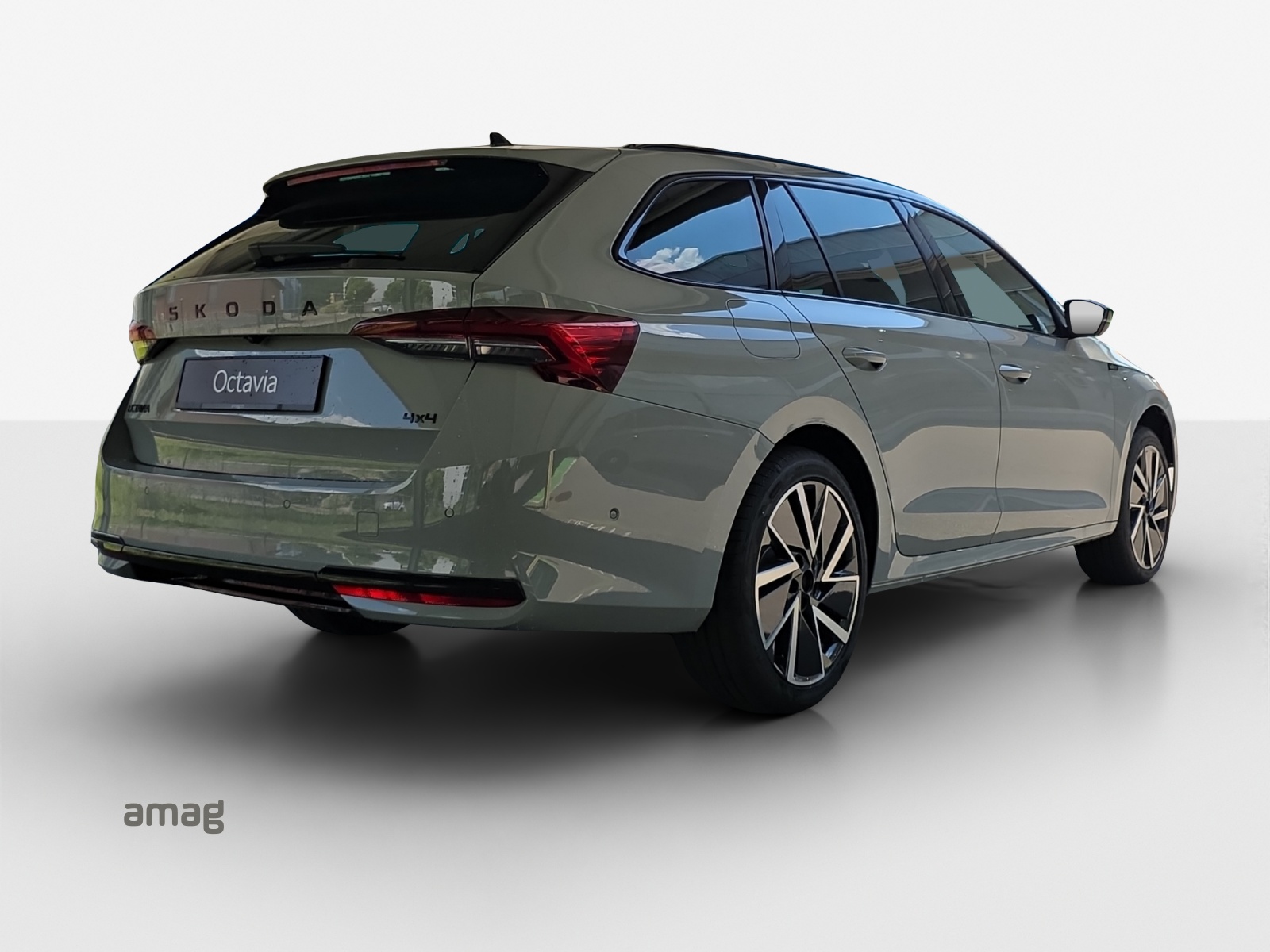 SKODA Octavia Combi 2.0 TSI DSG Dynamic 4x4-image-4